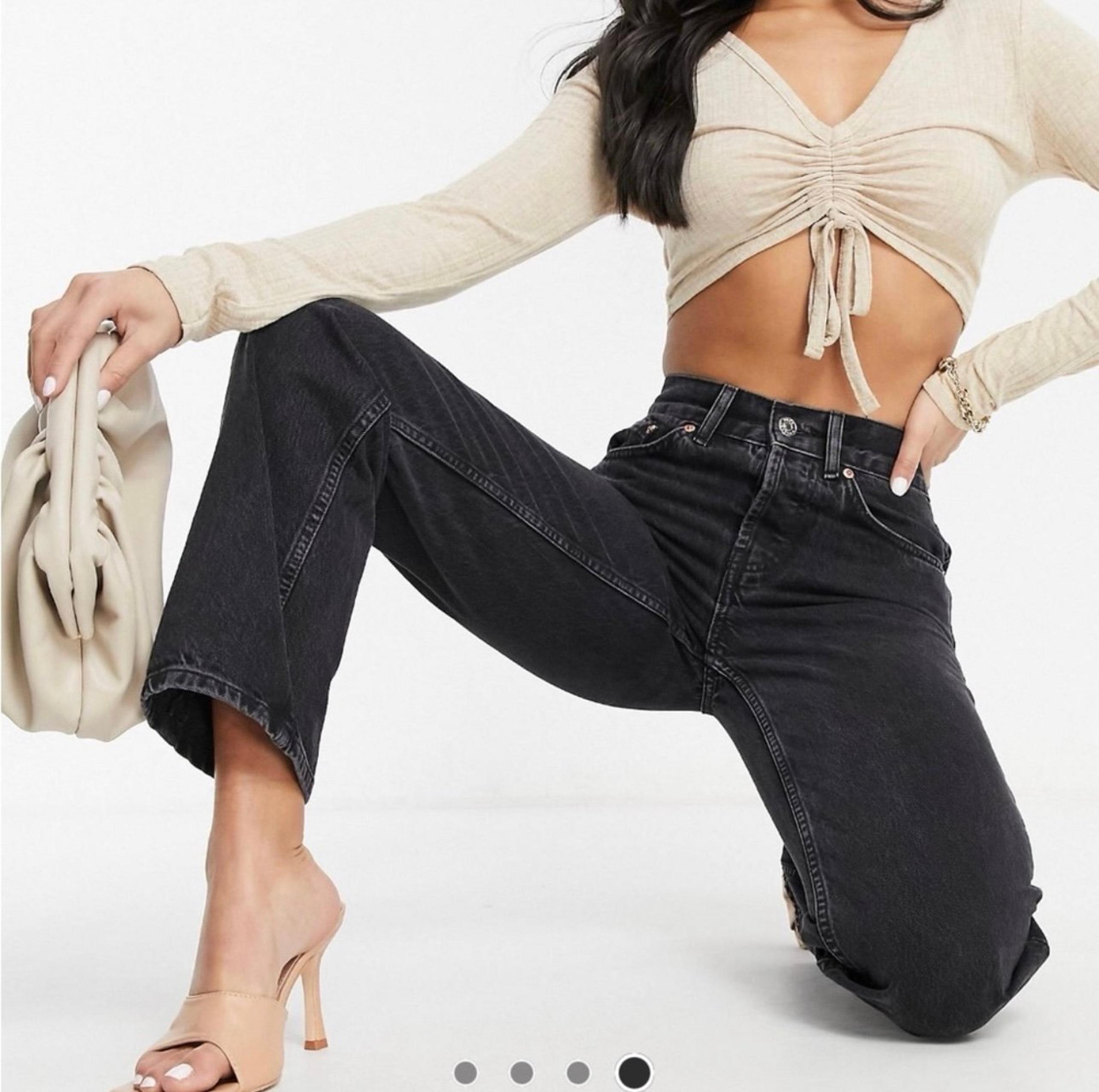 ASOS Design Straight Leg Jeans Size 26/32 Fit like a 3/4