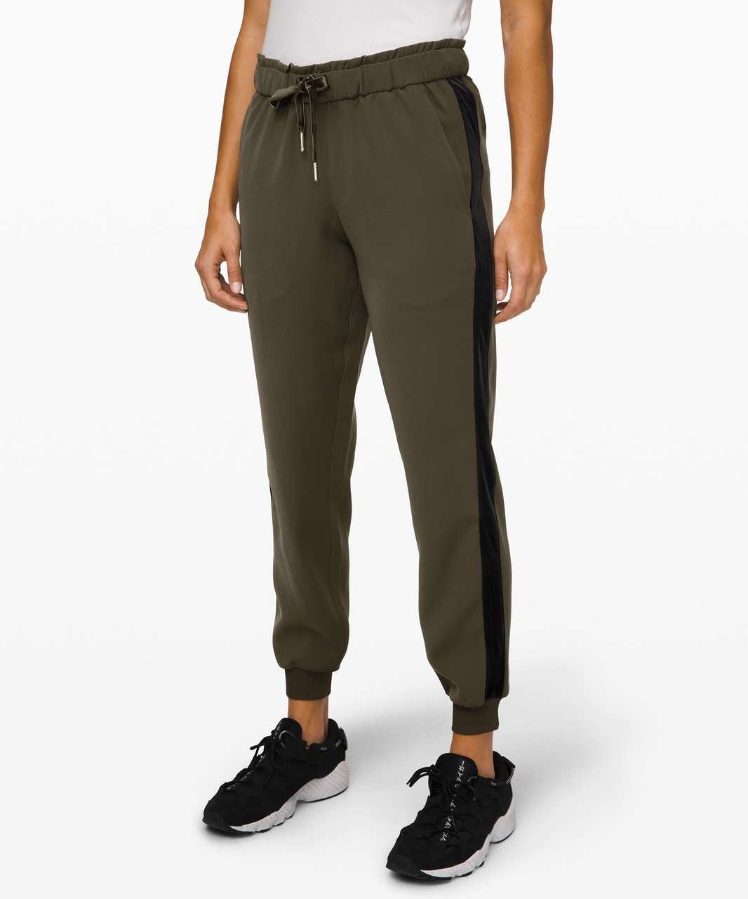Lululemon On the fly Jogger