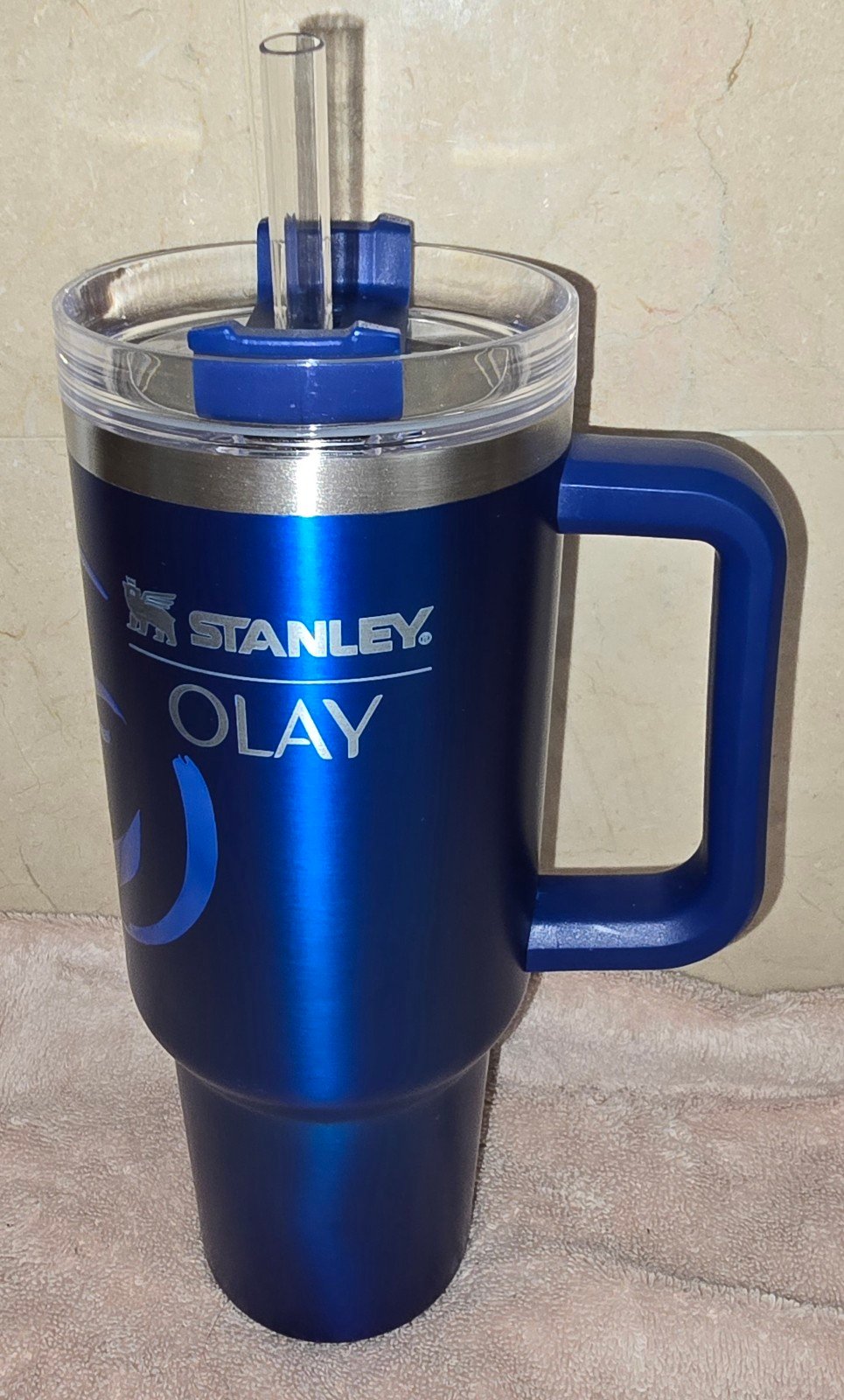 Stanley 40 oz Olay *rare*