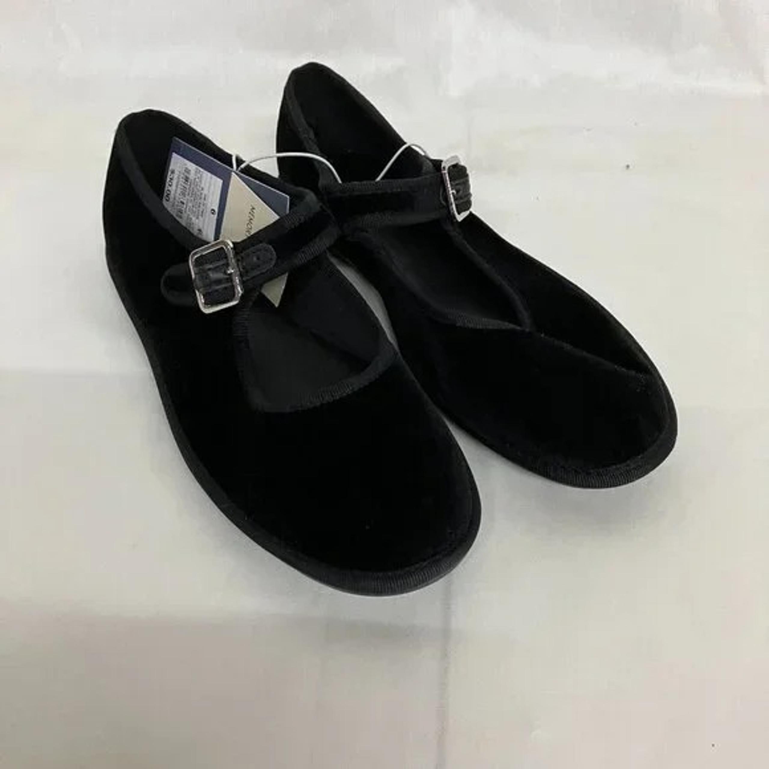 NWT Universal Thread Women's 6 Halston Mary Jane Ballet Flats Memory Foam Insole