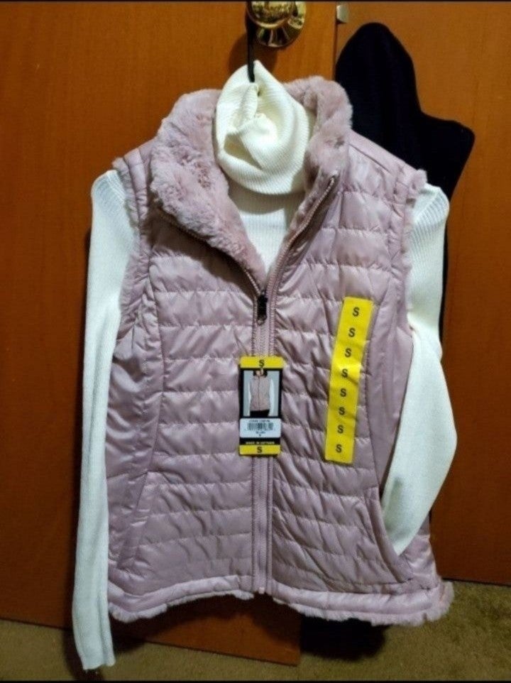 ♥︎New Reversible Vest + Turtle Neck♥︎