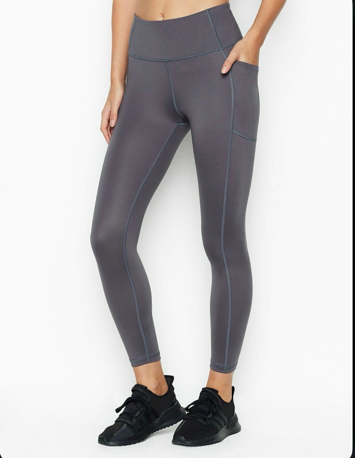 Victoria's Secret incredible essential leggings with pockets, size 6!