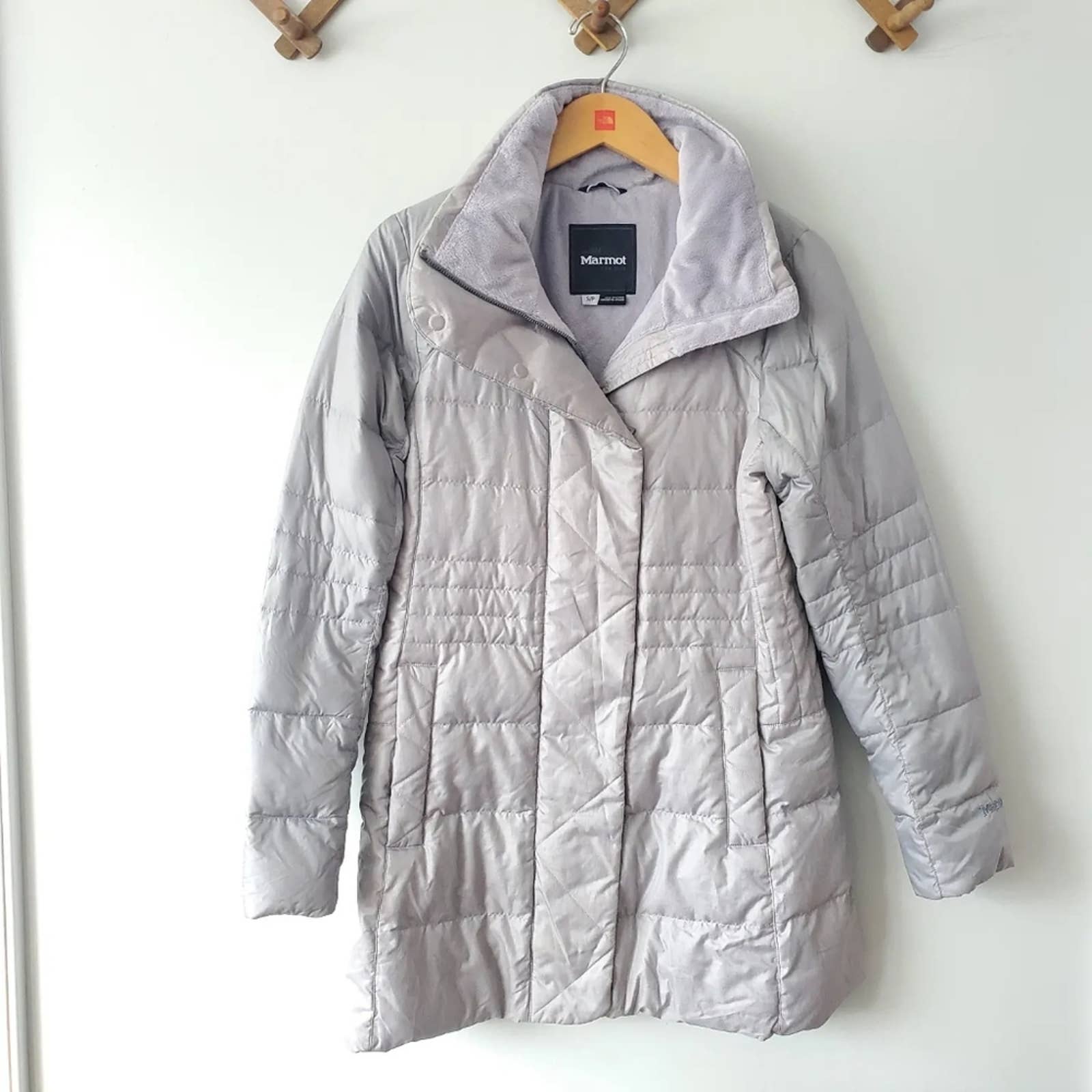 Marmot • down filled gray winter parka size Small
