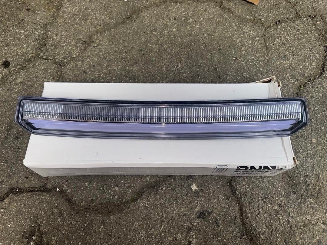 15-20 Chevy tahoe 15-20 Chevy Suburban 3rd brake light Luz de freno