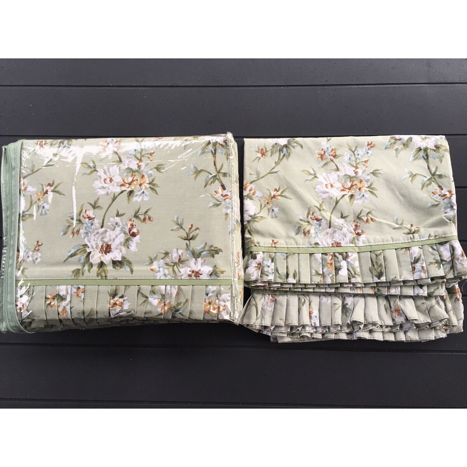 Waverly Garden Room Carolina Pleated Twin Sheet SET NIP & 2 Standard Pillowcases