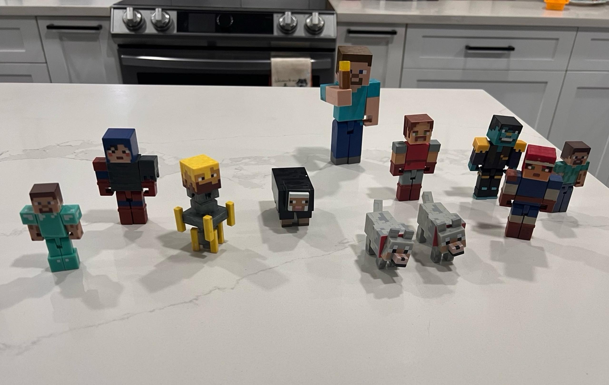Minecraft toy mixed lot of 11 figures
