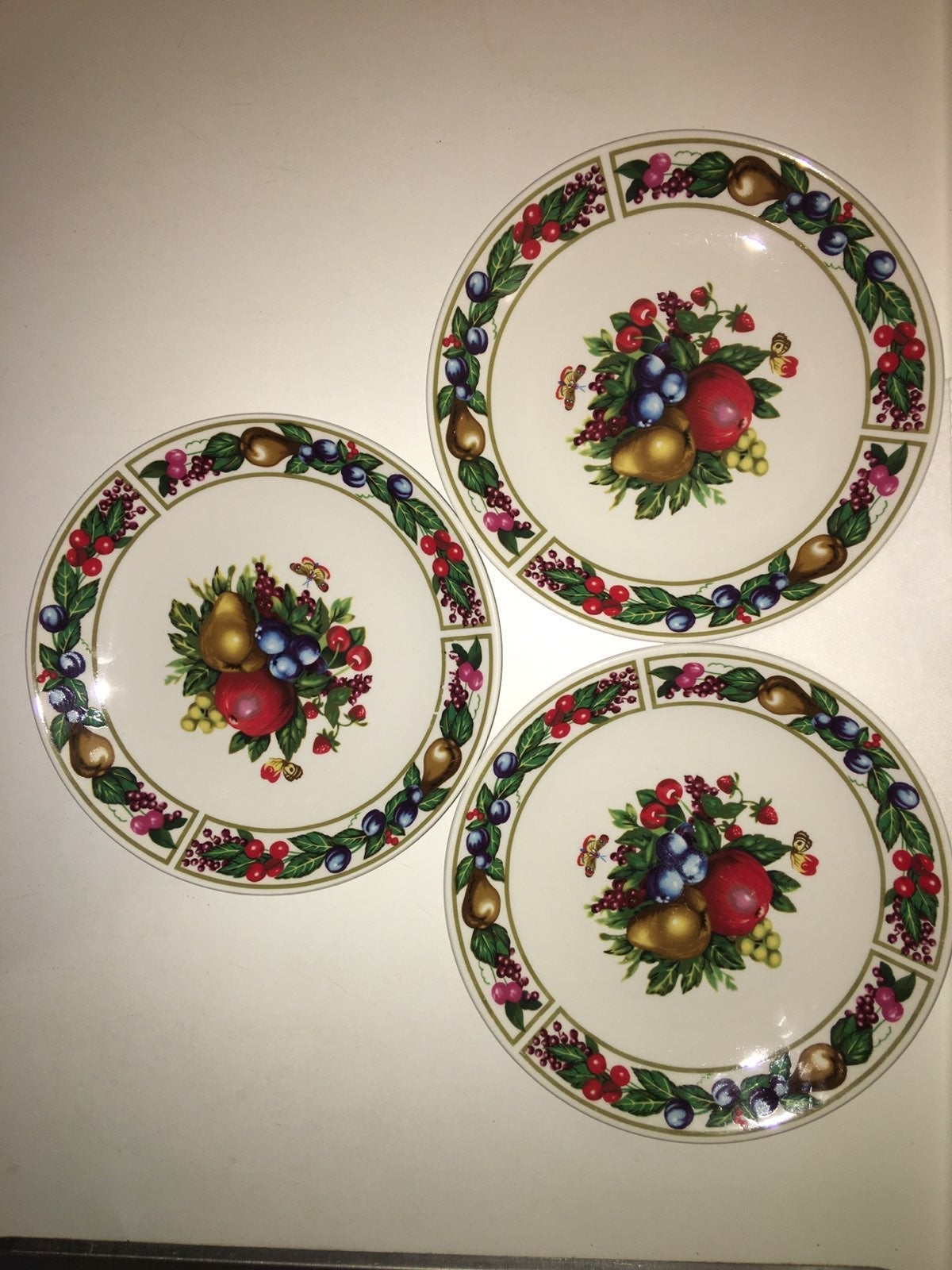 3 Eden Decorative Plates