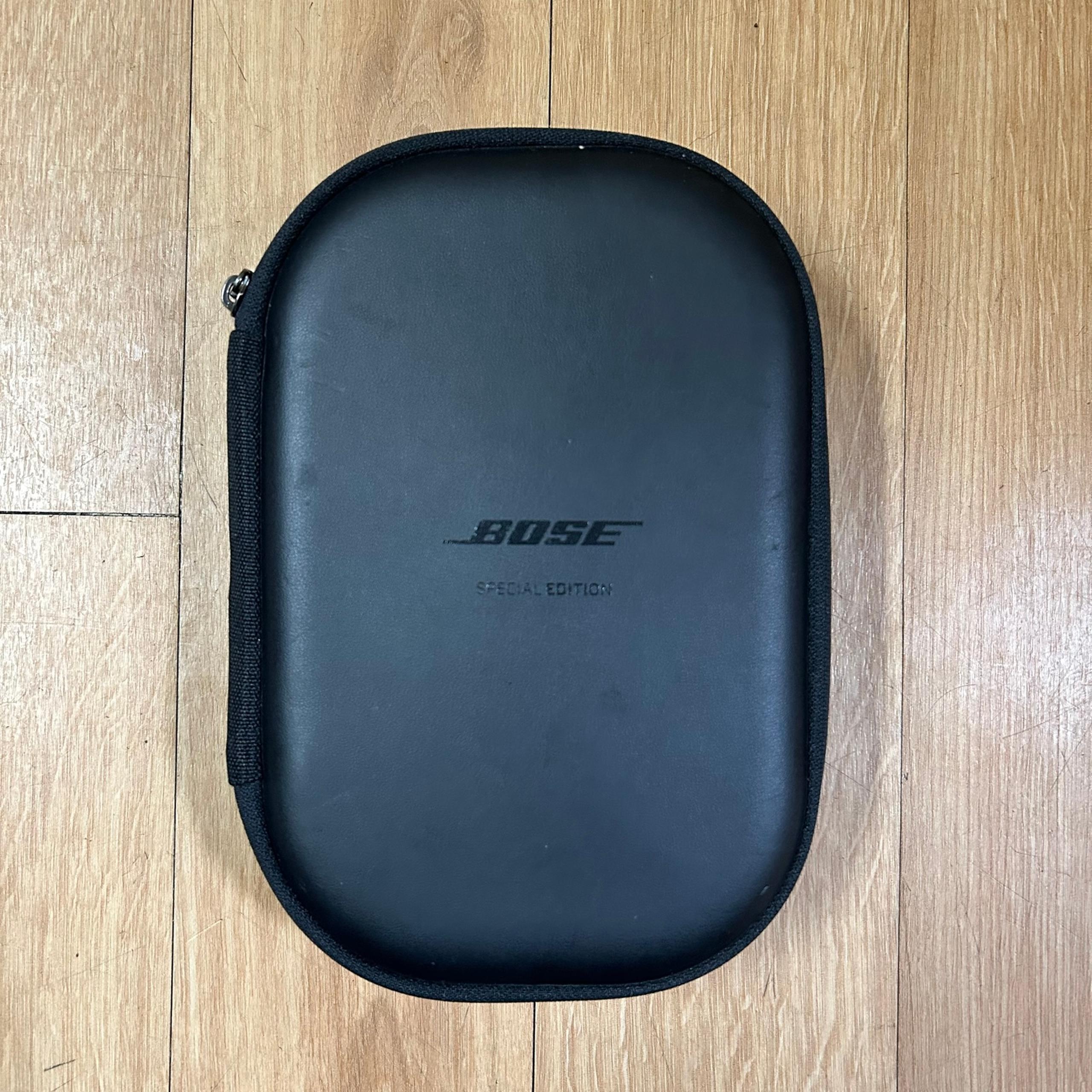 Bose Special Edition Black Case – Great Condition – Sleek & Durable