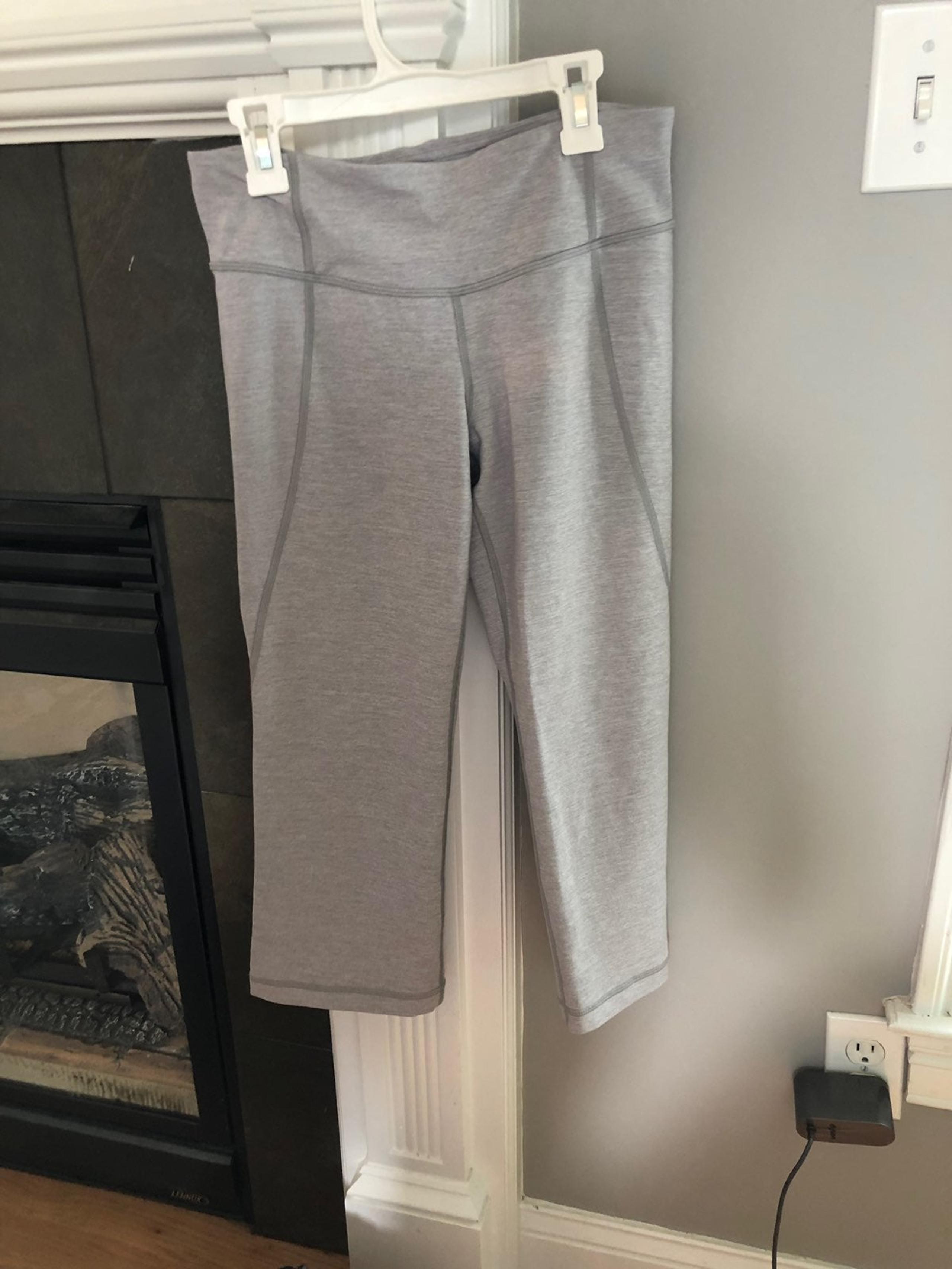 Lululemon Crop 6