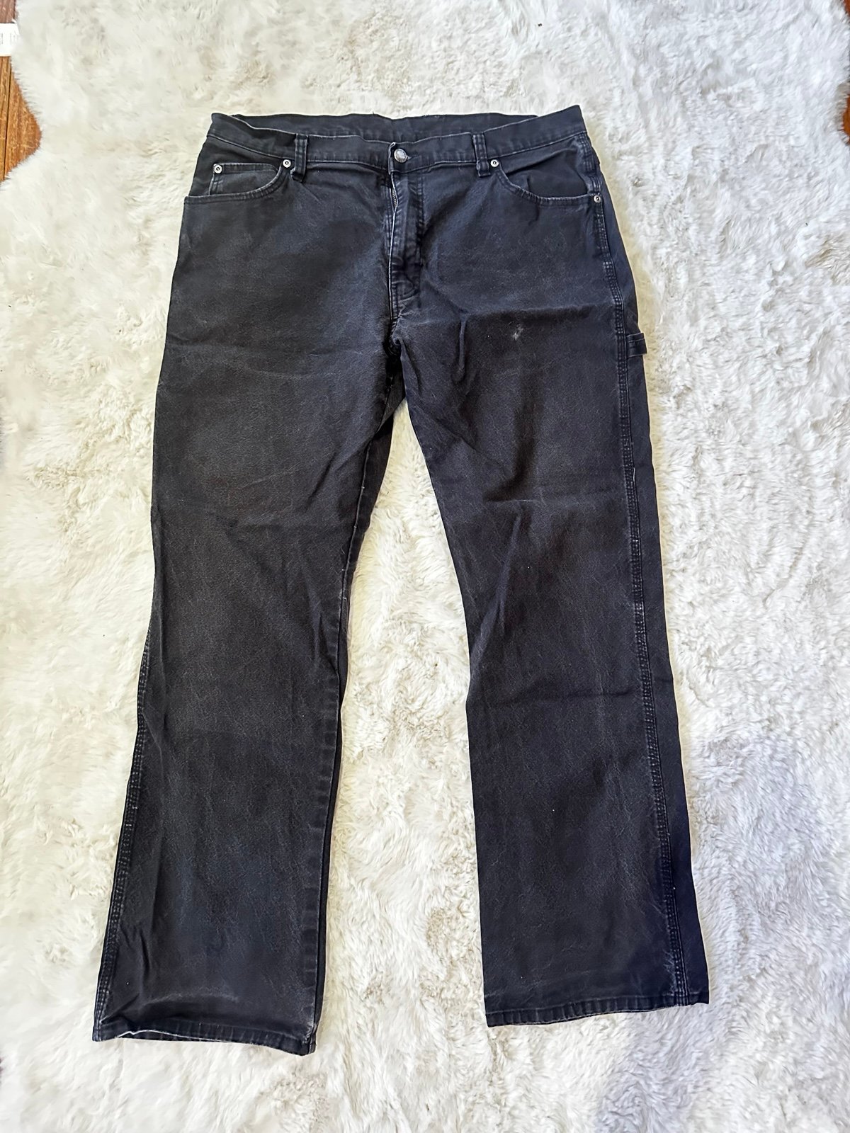 Distressed Dickies black work wear carpenter pants | 36”x32”