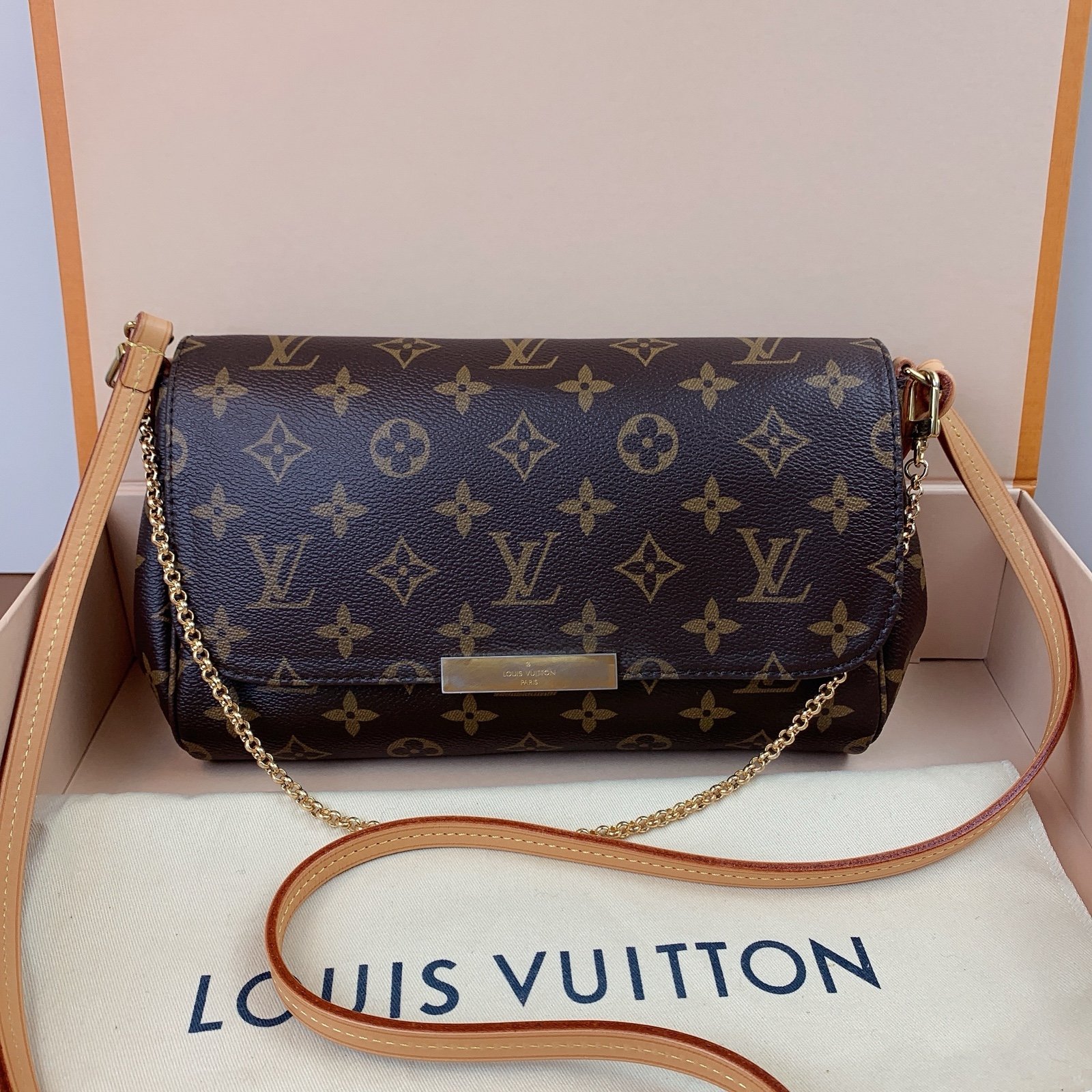 Louis Vuitton Favorite MM Crossbody