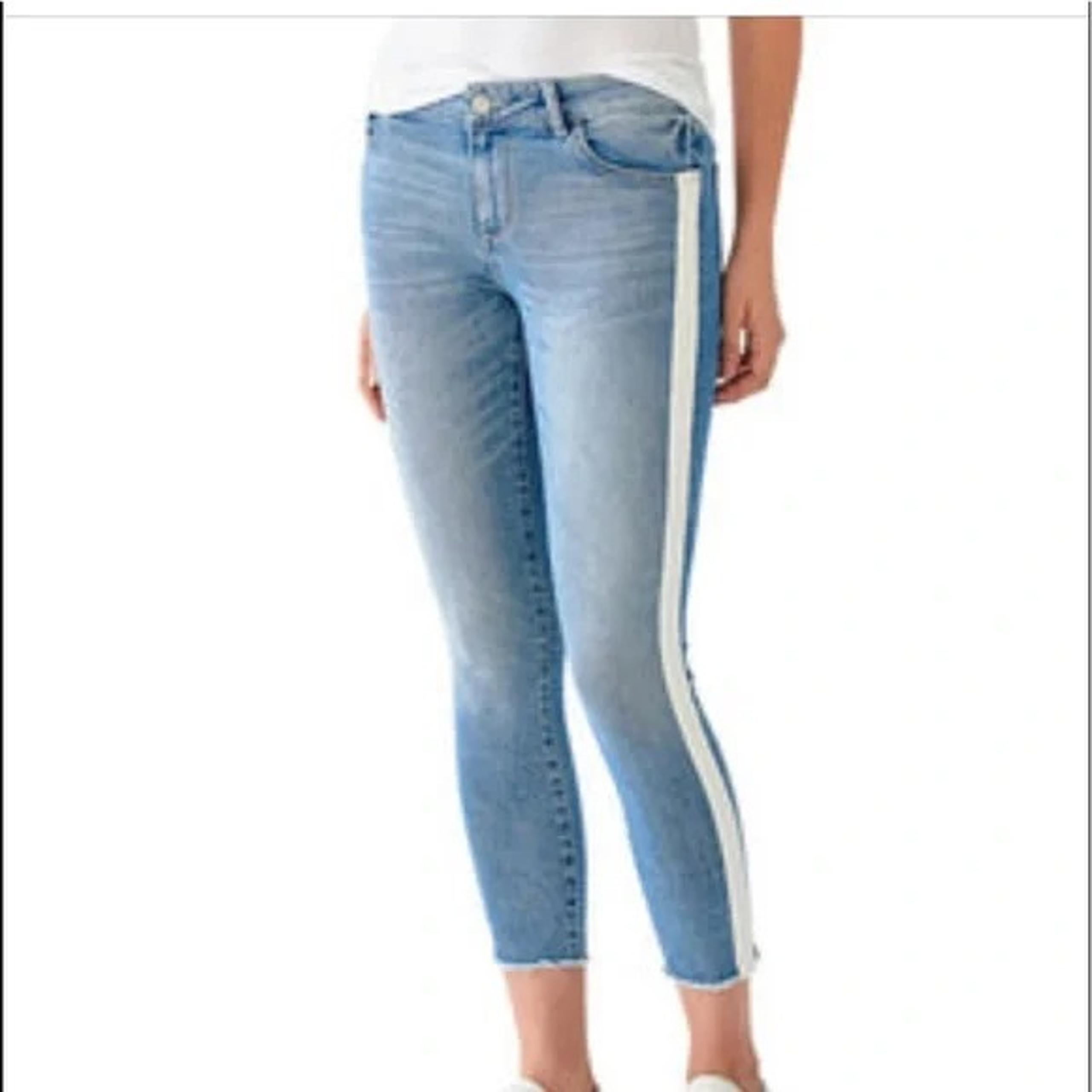 DL1961 Florence Cropped Side Stripe InstaSculpt Skinny Jeans Raw Hem in Sanders
