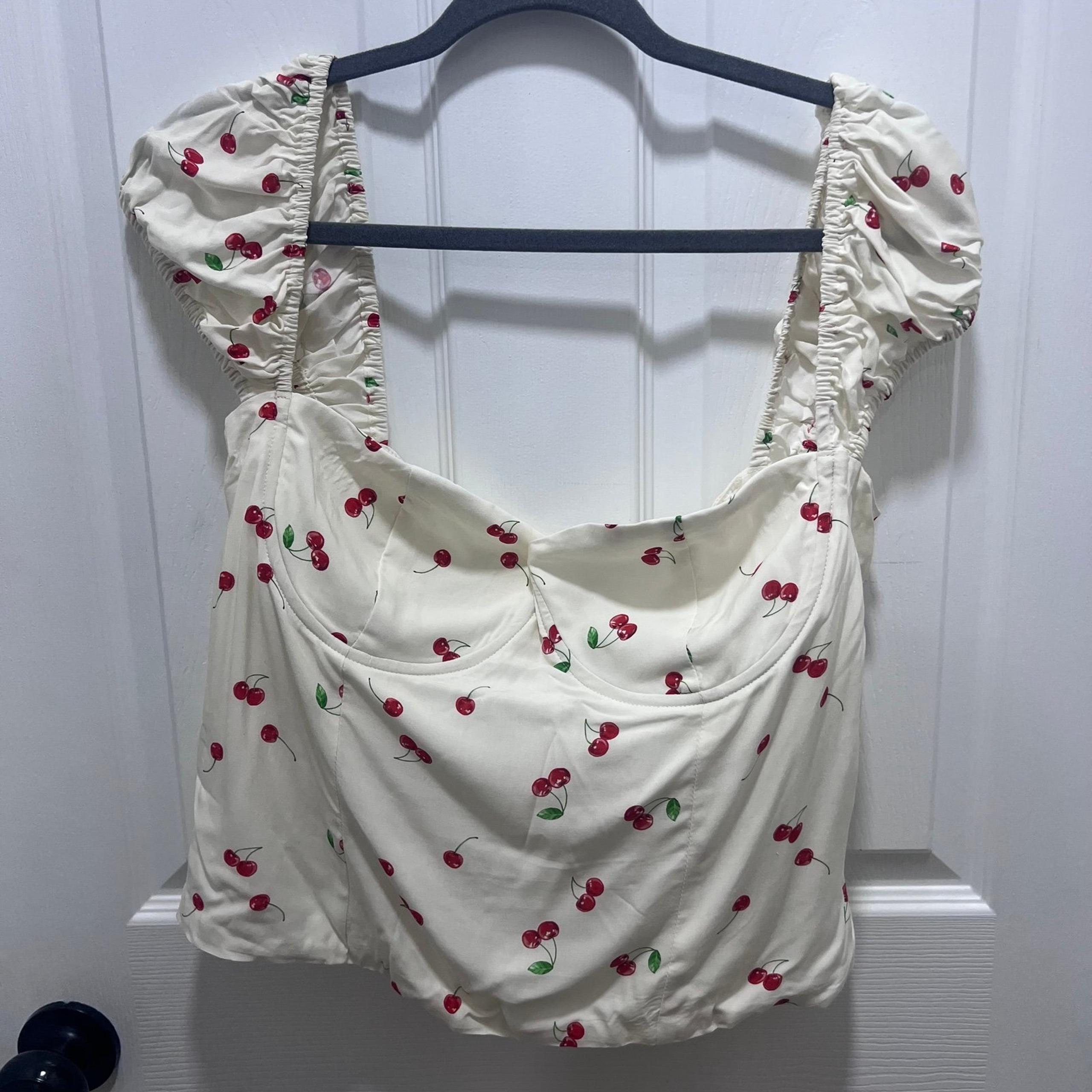 Princess Polly Women’s Rozalia Top Cherry Shirt Blouse size L NWT