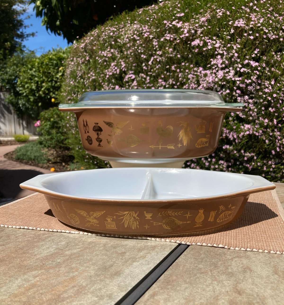 Vintage Pyrex Early American 3 Piece Lot: 2 1/2 qt. ,1 1/2qt., and Lid
