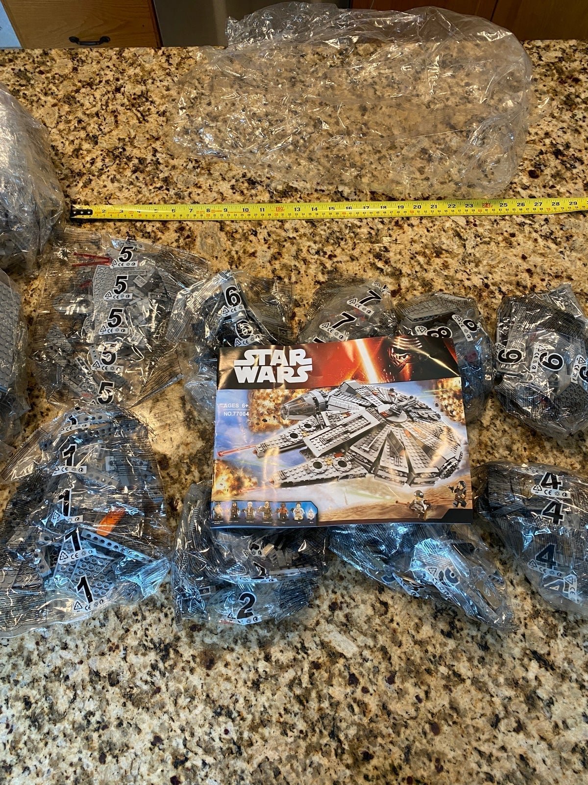 Star Wars Millennium Falcon No 77004 +7 minifigures 1381 pieces, not Lego