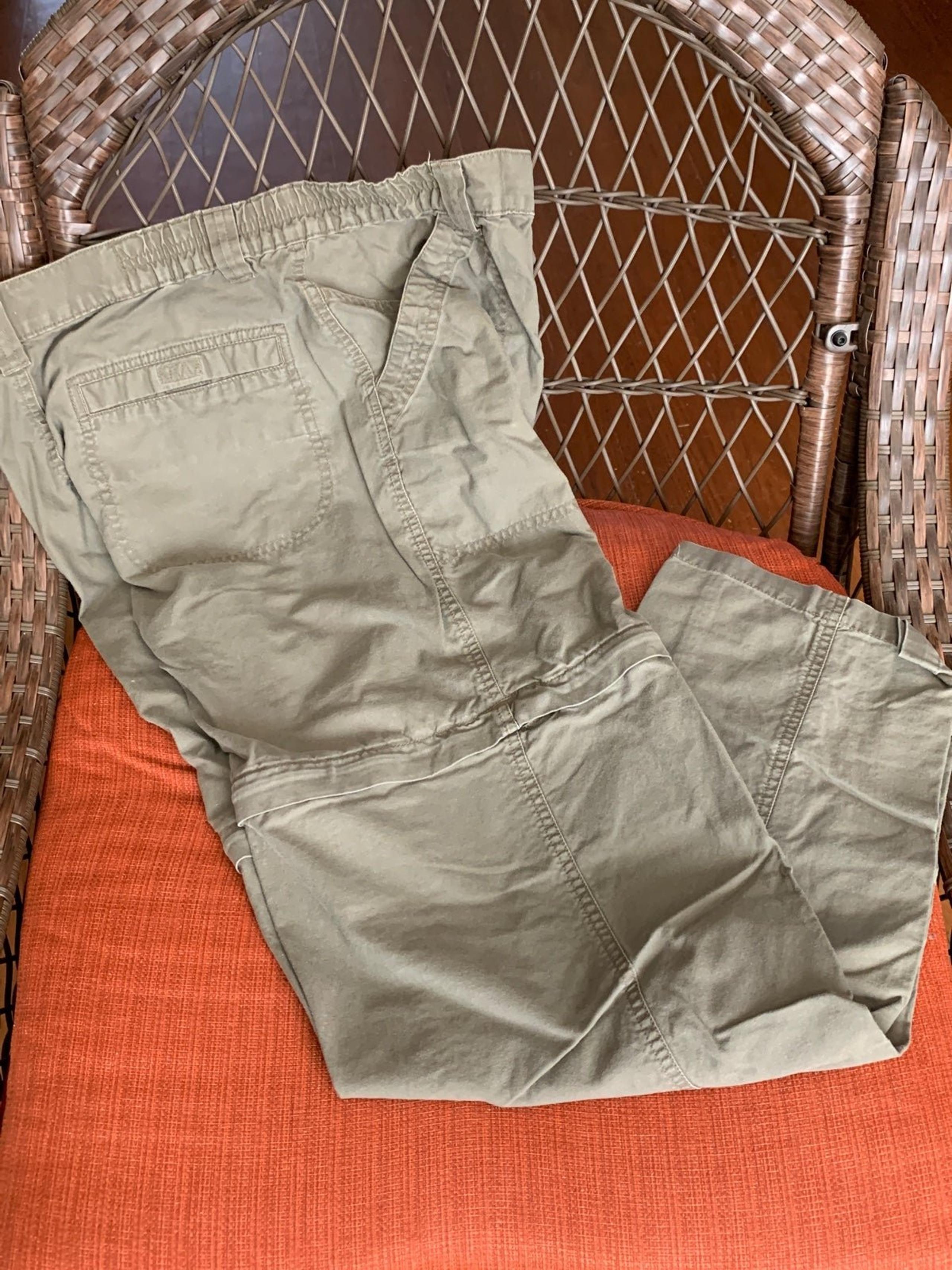Womens Columbia cargo pants zip off legs size 10R