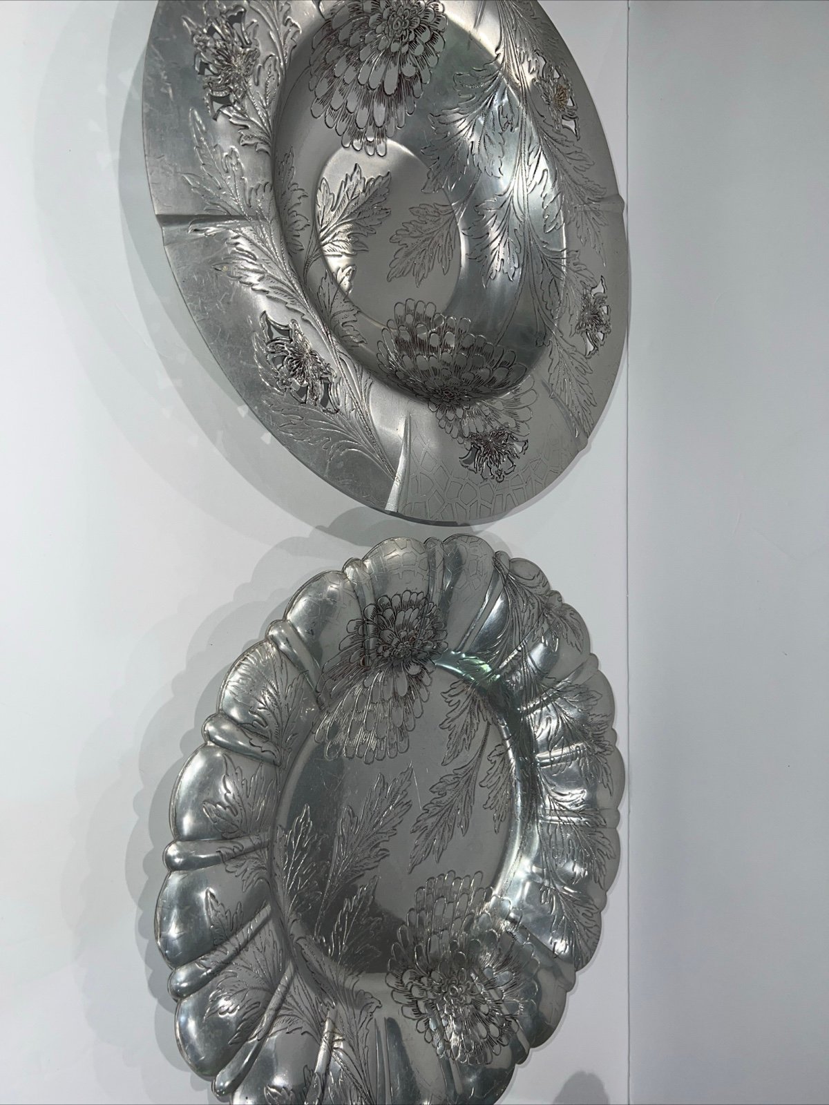 Vintage Vintage Mid Century Hammered Aluminum Tray Flowers Hand Finished Plate A
