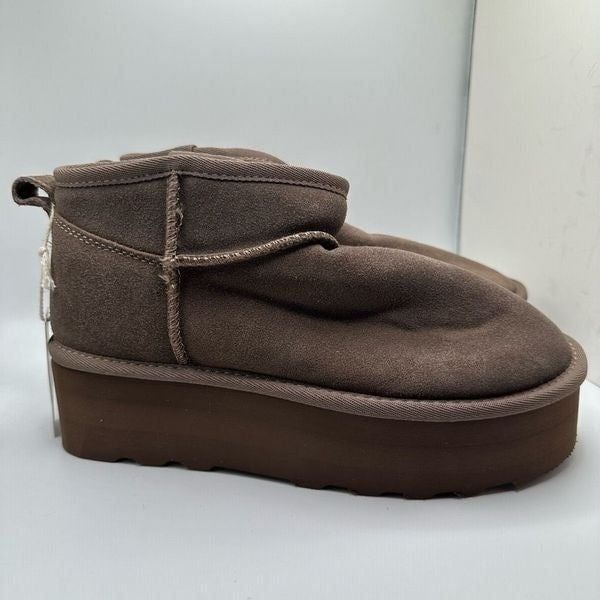 CUSHIONAIRE Women's Genuine Suede pull platform boot +Memory Foam 8 TAUPE