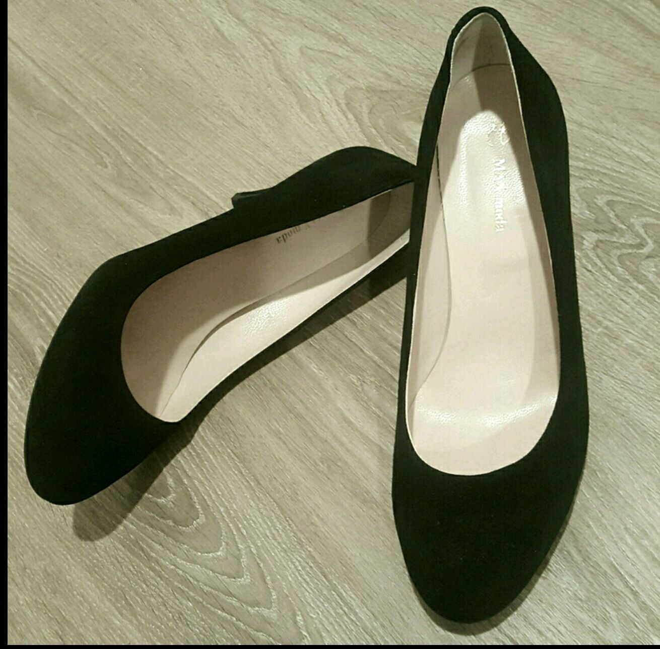 Round Toe Black Genuine Suede Pumps