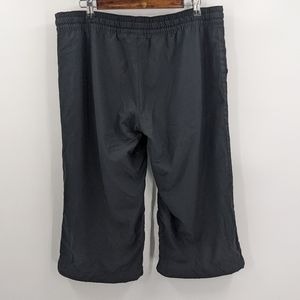 NIKE Athletic Dept. Capri Cropped Pants