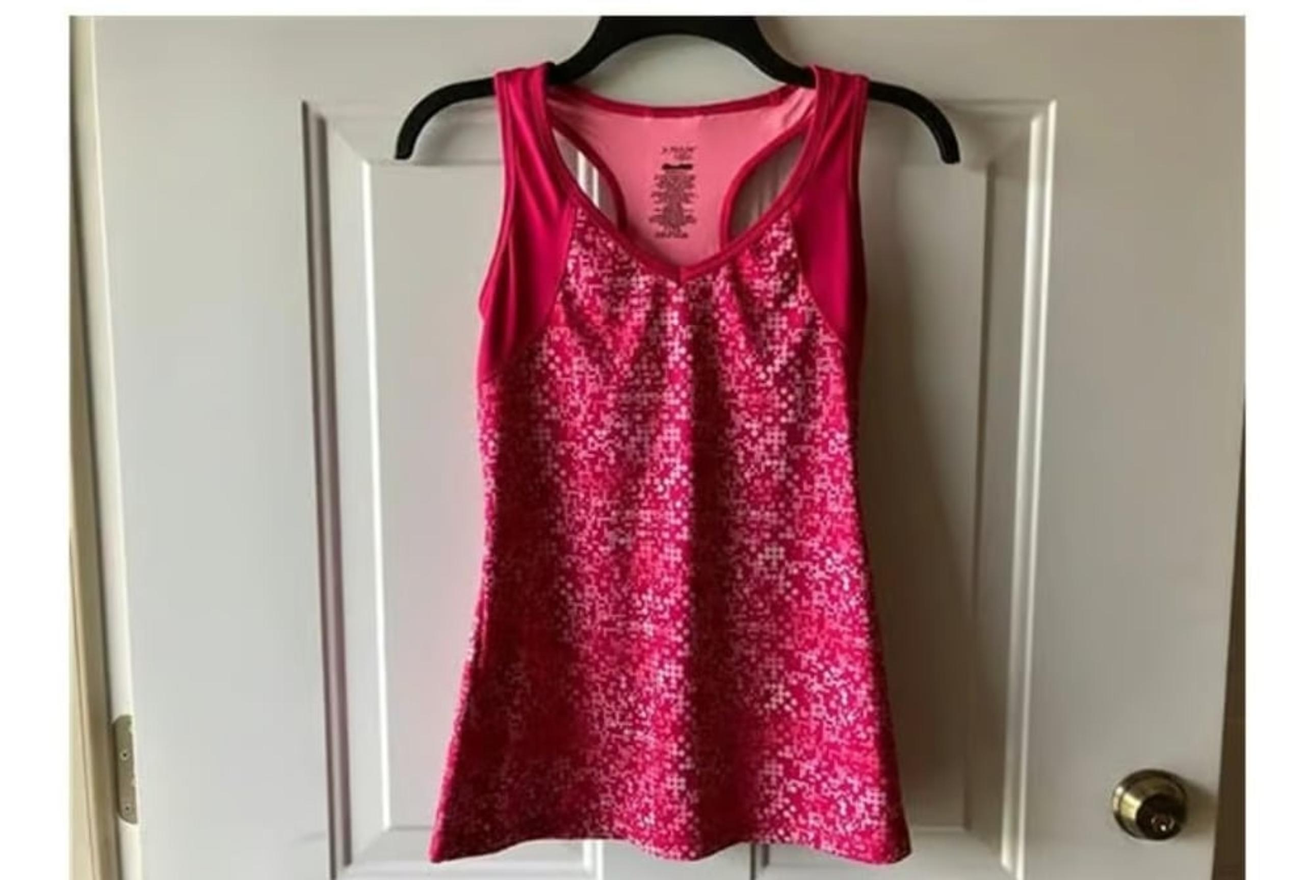 Women's Danskin Now athletic tank top size XS spandex V-neck sleeveless