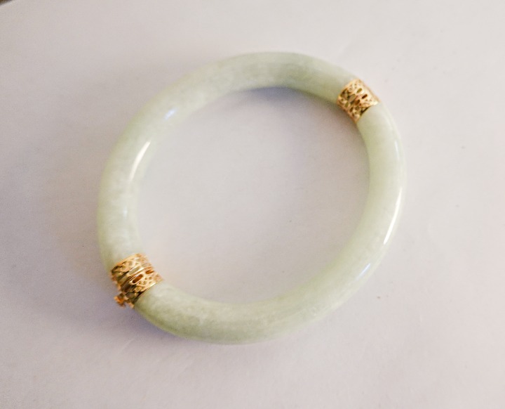 14k Gold Green Jadeite Bangle Bracelet