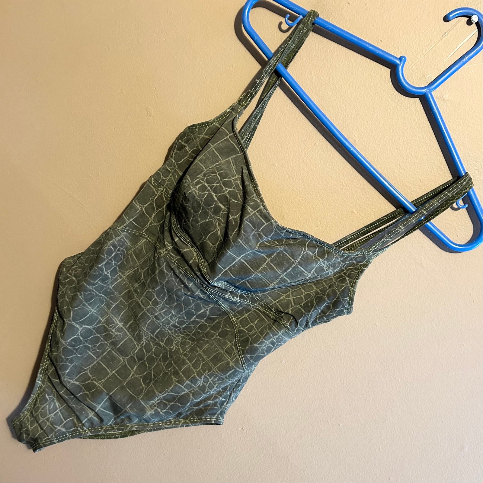 MiracleSuit Miracle Suit Green Reptile Pattern One Piece Swimsuit Size 14