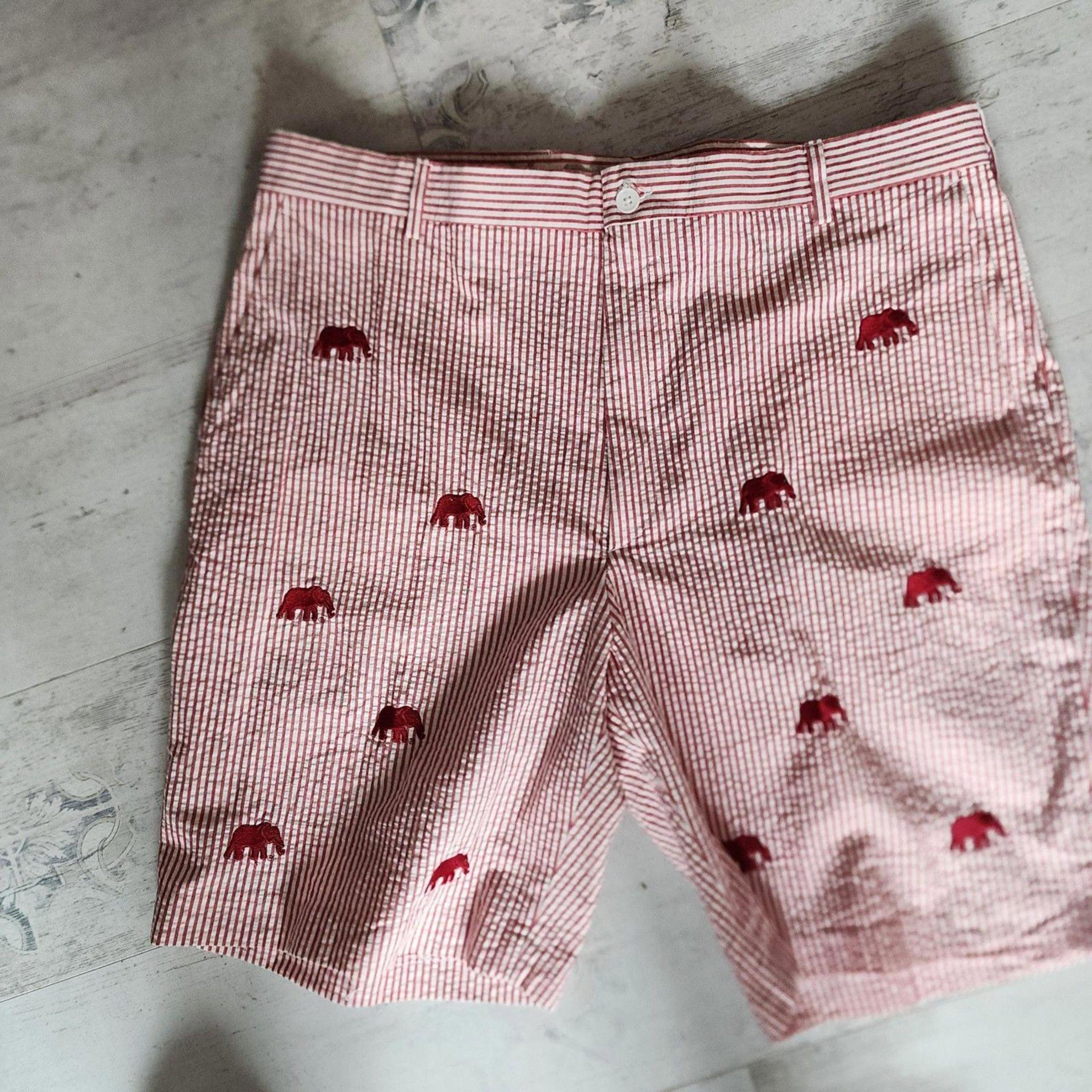 NWOT Berle Red white seersucker shorts with elephants unique 36 VV16