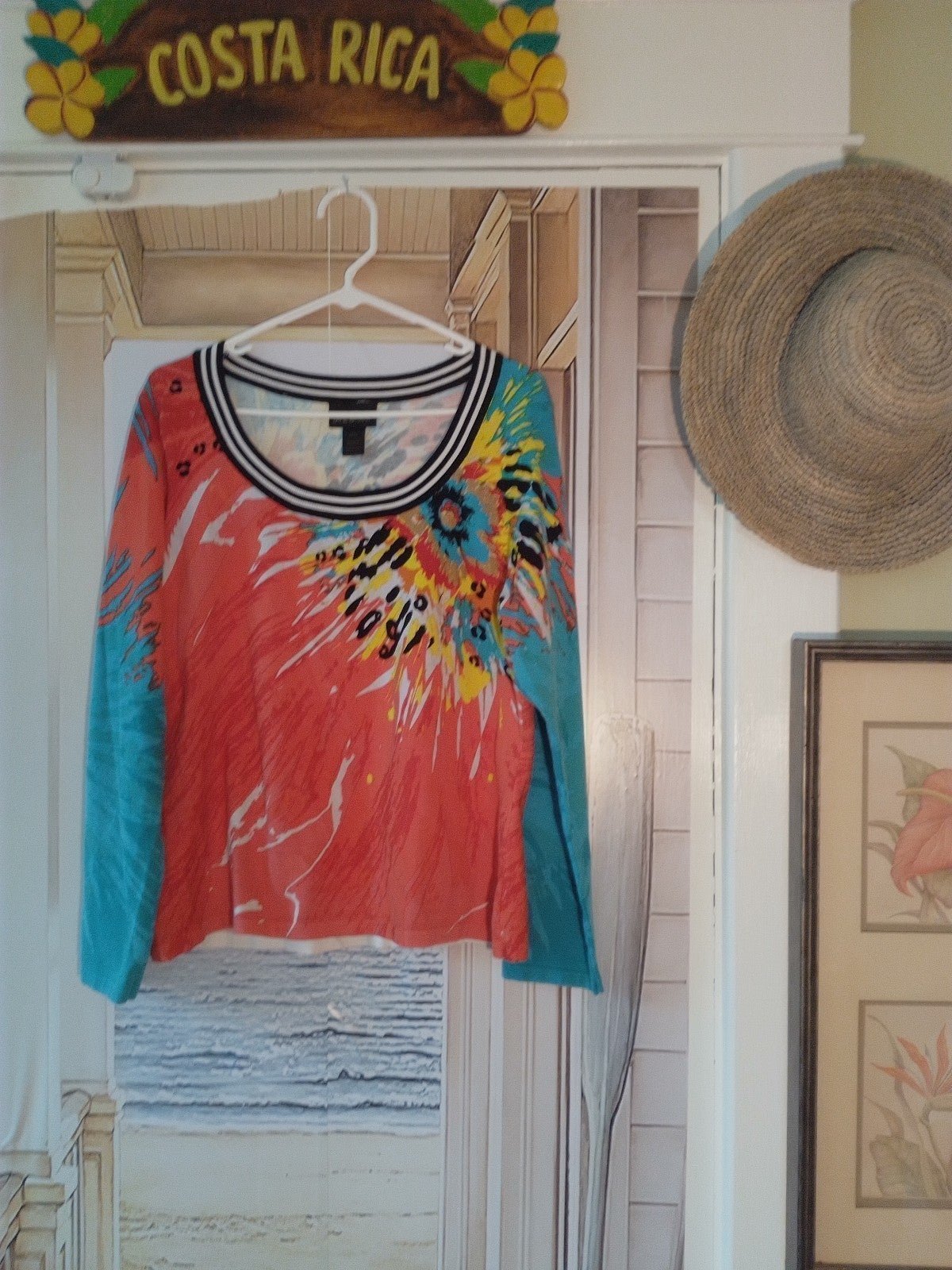 LANE BRYANT Top: LOOKS LIKE-NEW ; 'Artistic Graphics; Size: 14/16