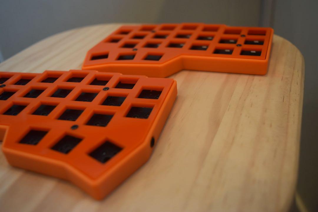 好評 New】corne v4 cherry top acrylic, orange, with LED キーボード