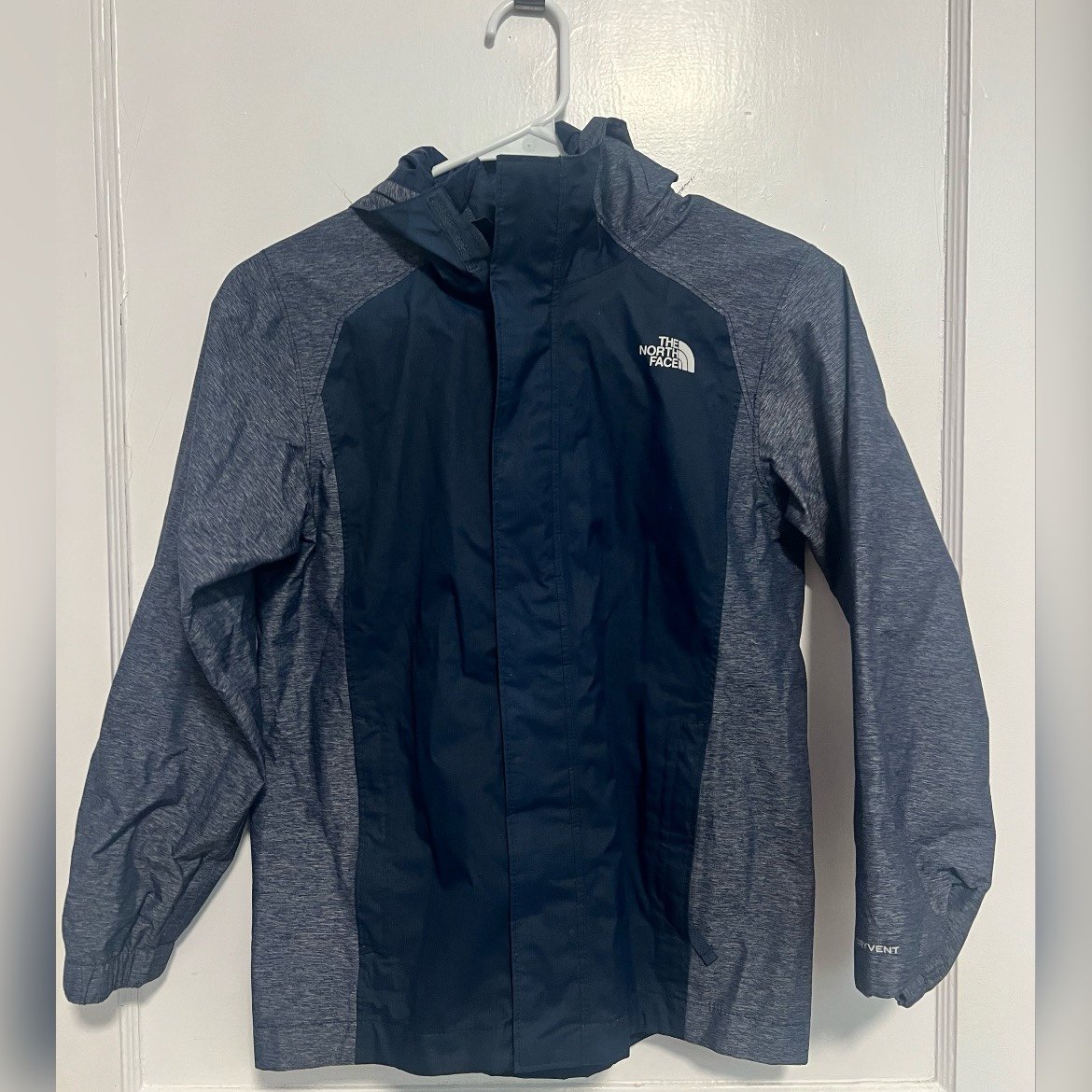 THE NORTH FACE Boys' Resolve Reflective Jacket (Rain) Size 10/12 YO LIKE NEW