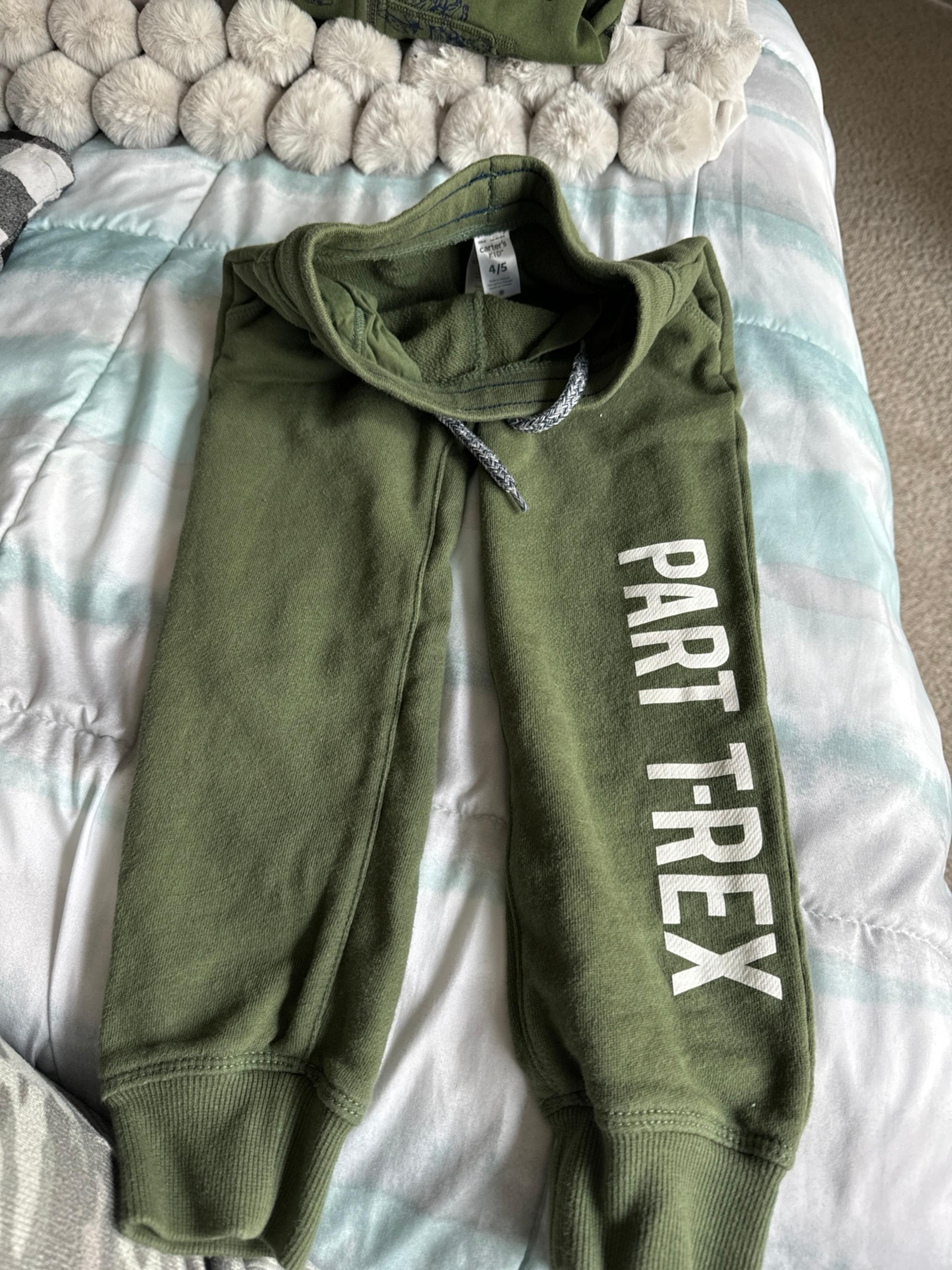 Boys, Carter’s sweats size 4/5