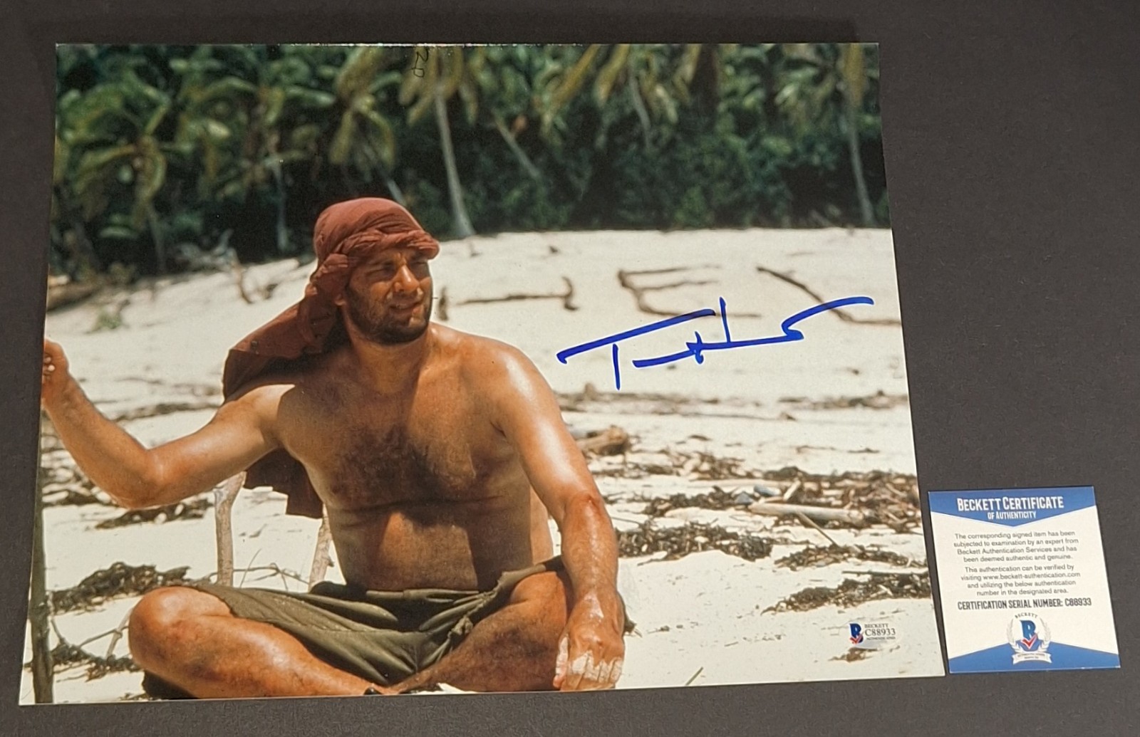 Tom Hanks autographed 11x14 Beckett COA
