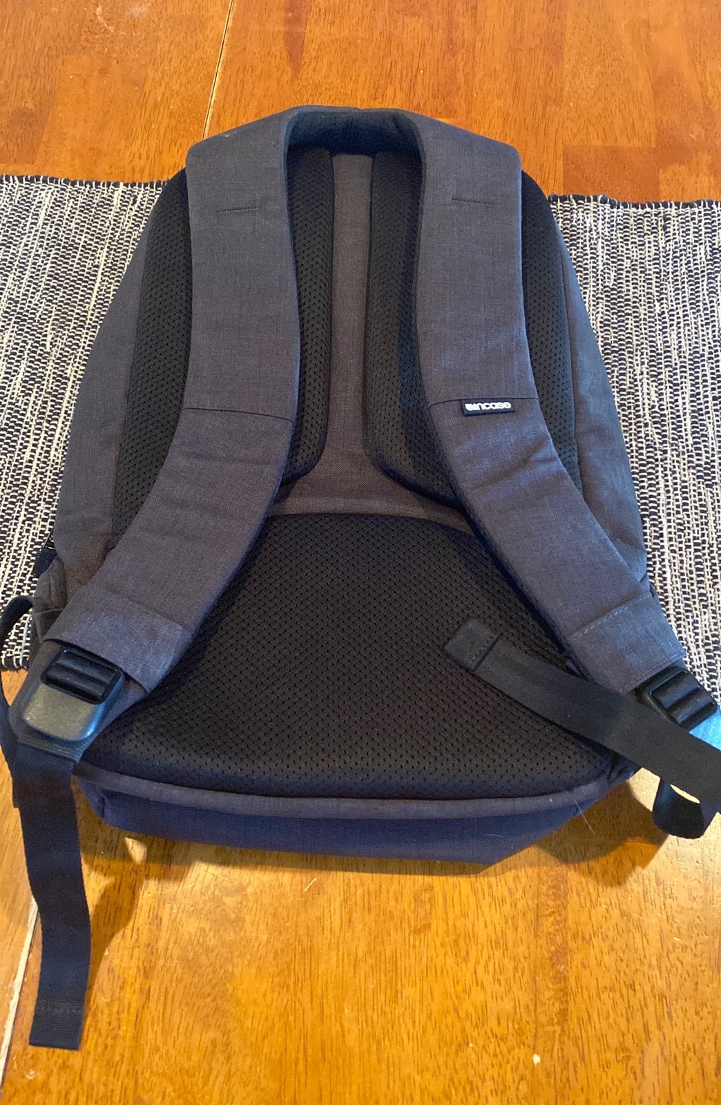 Incase ICON Lite high quality Backpack with Laptop/Tablet Compartment up to 15 inches