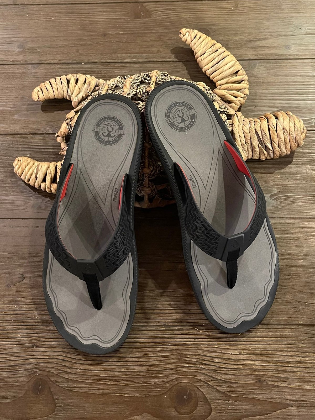 Olukai Men’s Awiki Flip Flops