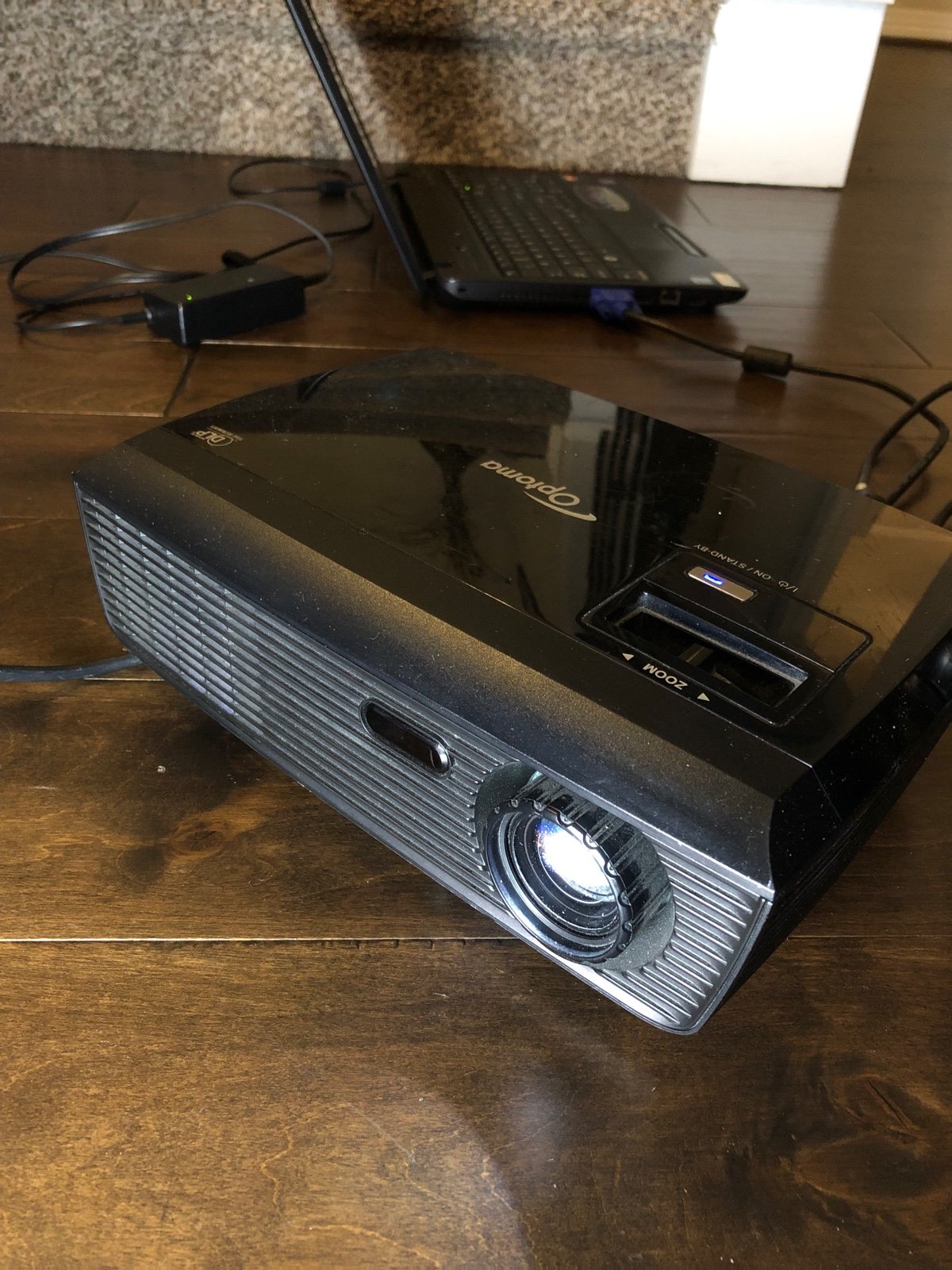 Optoma DLP projector DS325 2500 ANSI SVGA