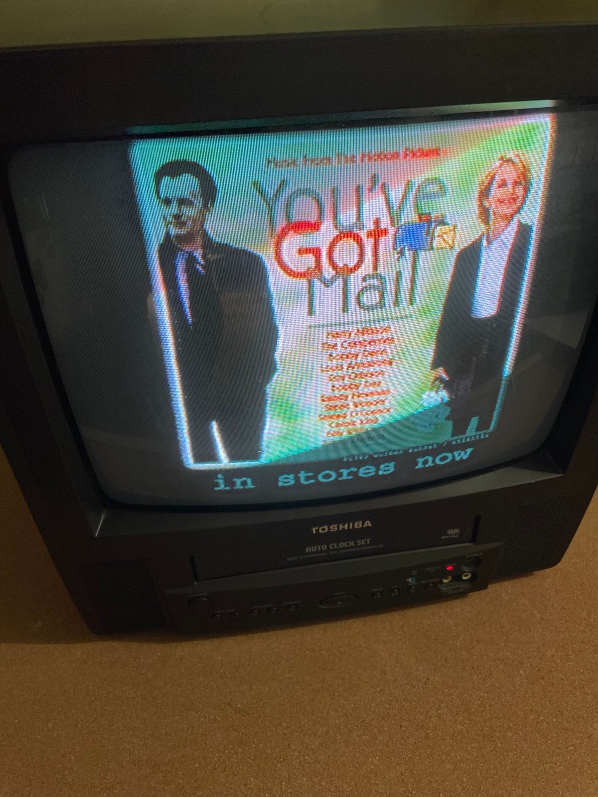 TOSHIBA MV13L2 TV VCR COMBO UNIT CRT TUBE GAMING 2001 PLAYSTATION NINTENDO SEGA