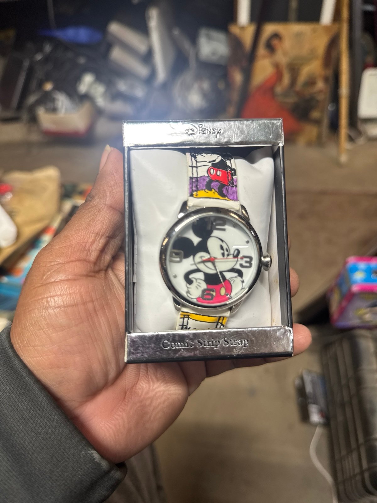 Disney Mickey Mouse Watch with comic strip trap . Very collectible