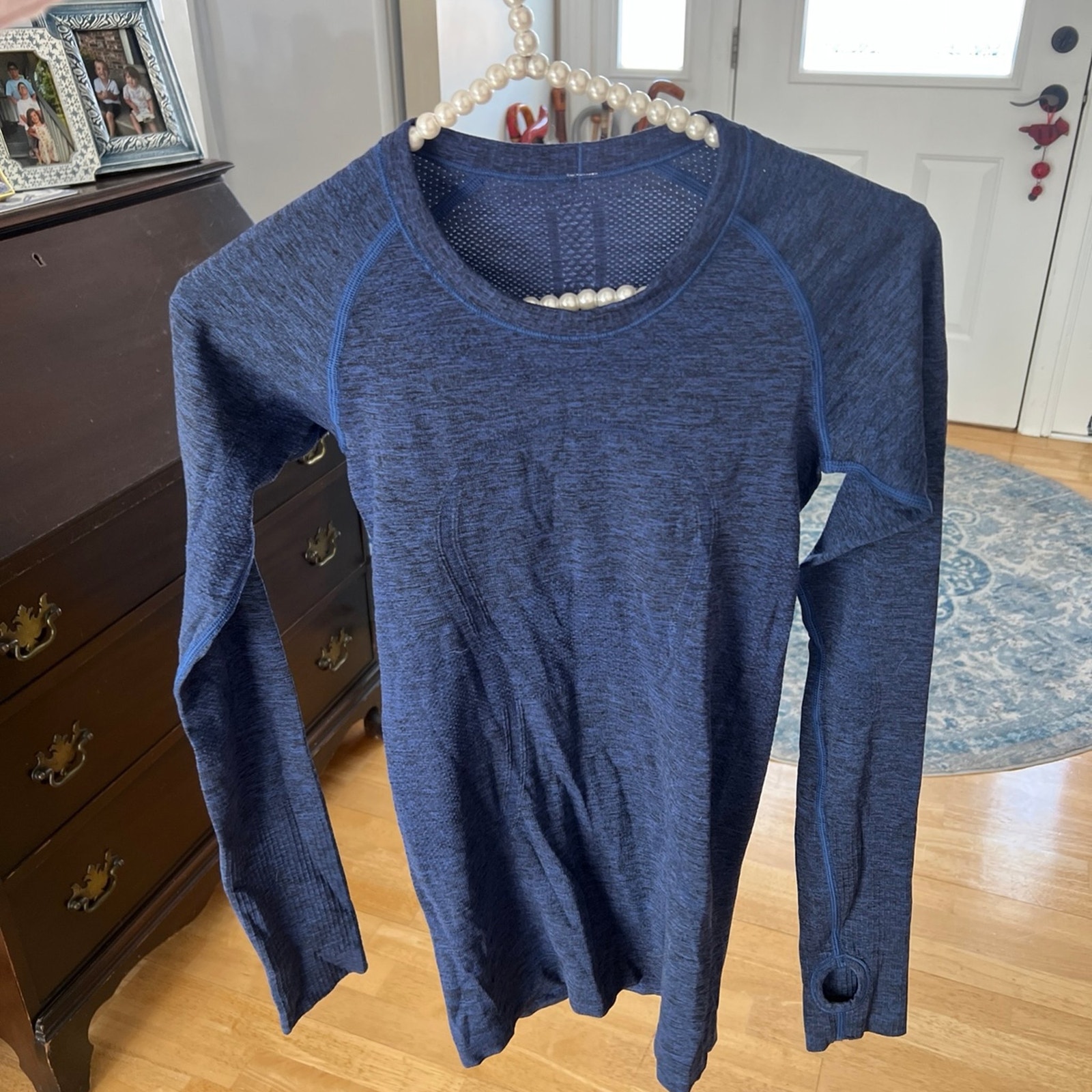 Lululemon Swiftly Tech woman’s long sleeve 2