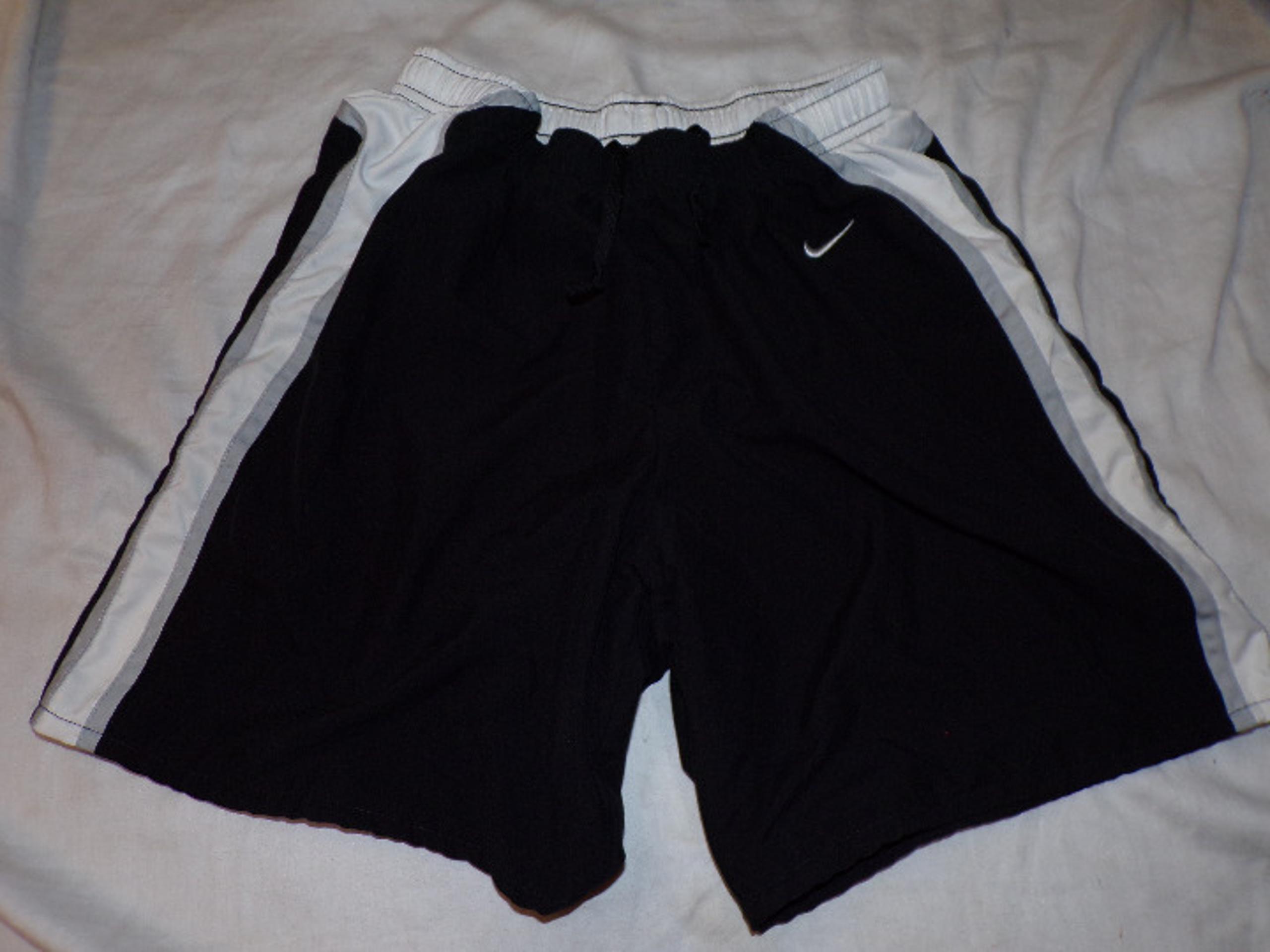 Nike Shorts 100% Polyester Size Small 4-6 Cotton Lined Elastic Waist