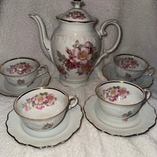 Shumann Arzberg (Germany) Tea Set w/ teapot, 4 cups, 4 saucers