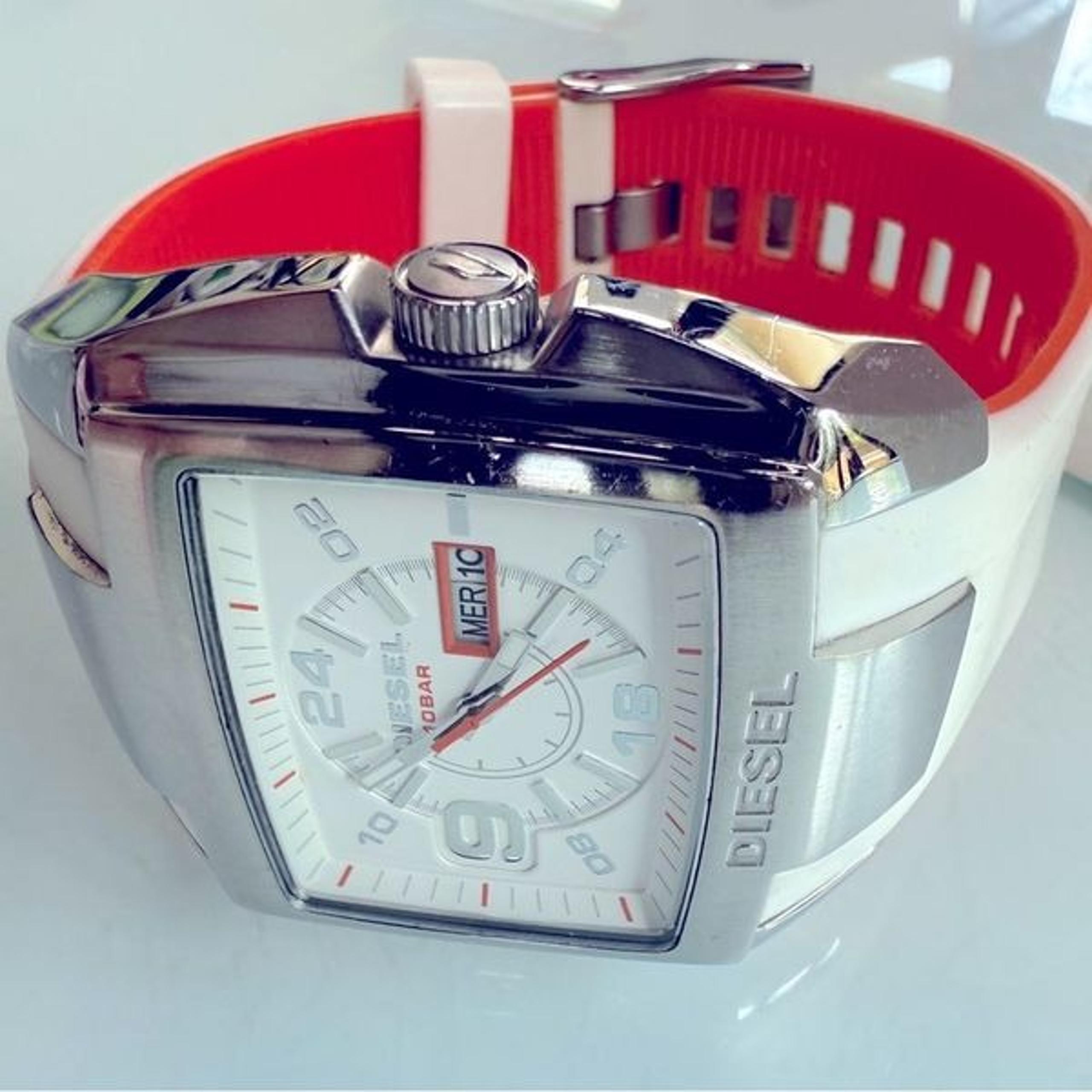 Mens Diesel Watch DZ4286 EXC no flaws new battery silicone band