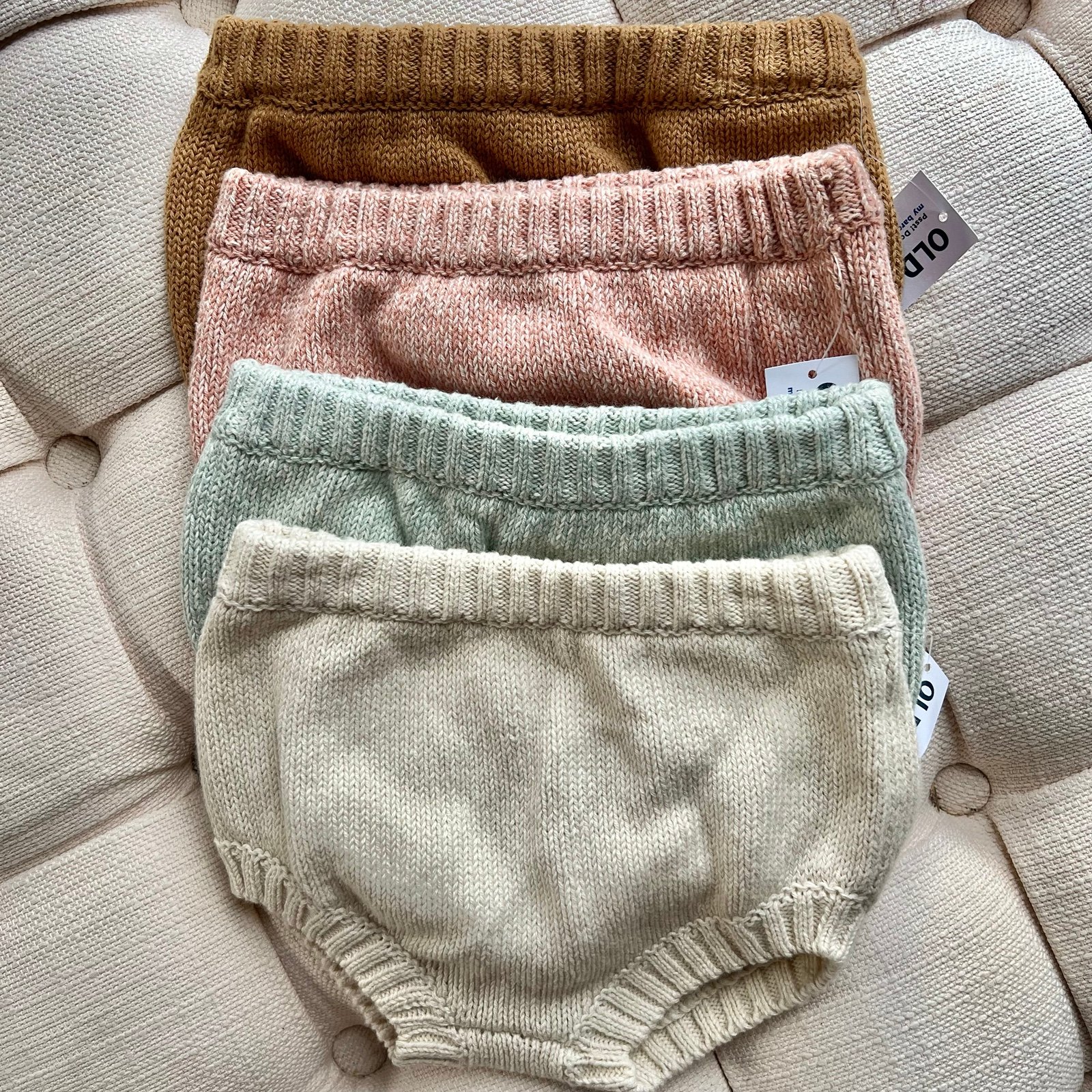 4 pairs bloomers