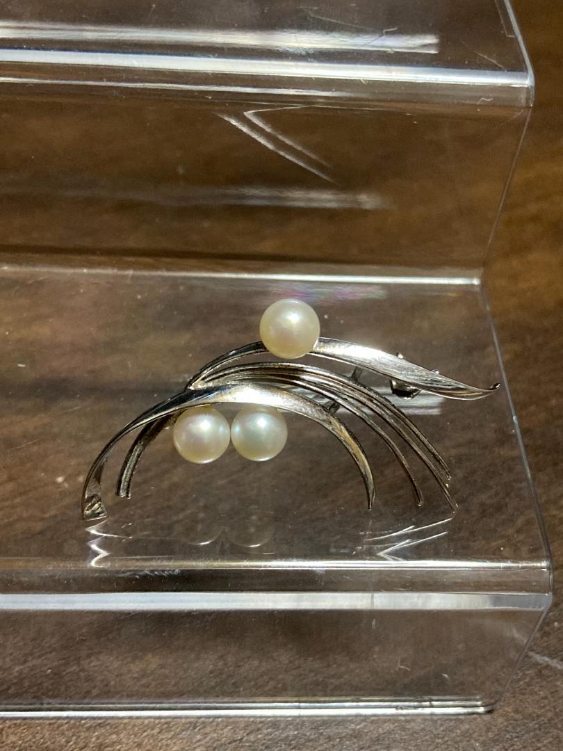 MIKIMOTO Brooch Pearl Akoya Pearl 3 Clusters 6.2mm Silver 925