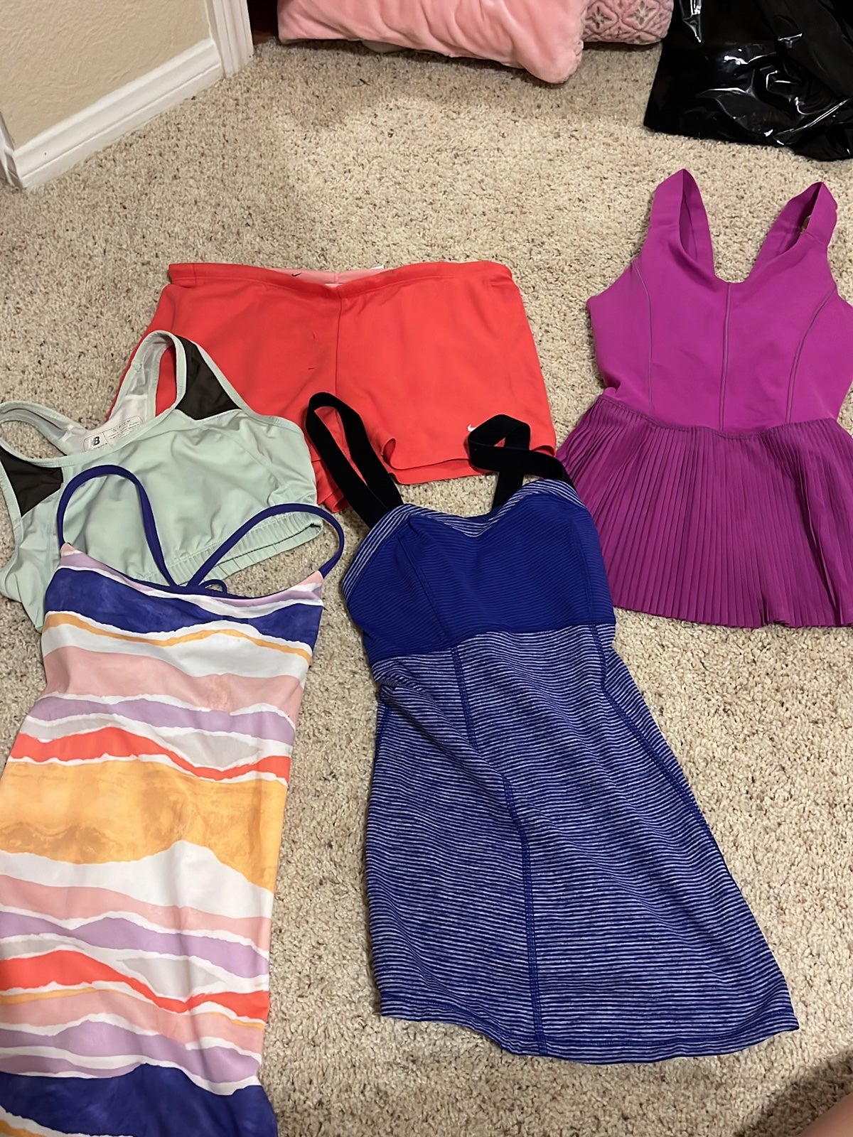 Lululemon tops