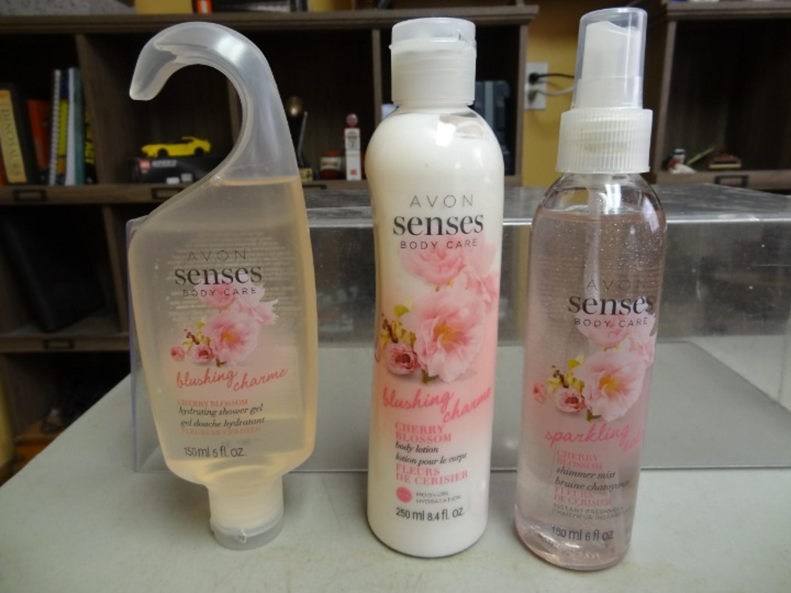 AVON SENSES BODY CARE BLUSHING CHARMS SHOWER GEL + BODY LOTION + SHIMMER MIST