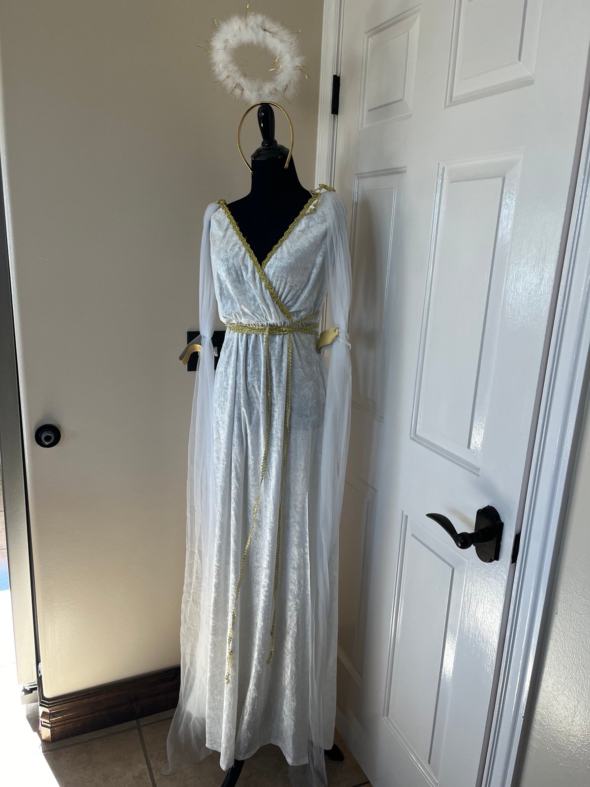 Adult angel costume small with halo white/gold