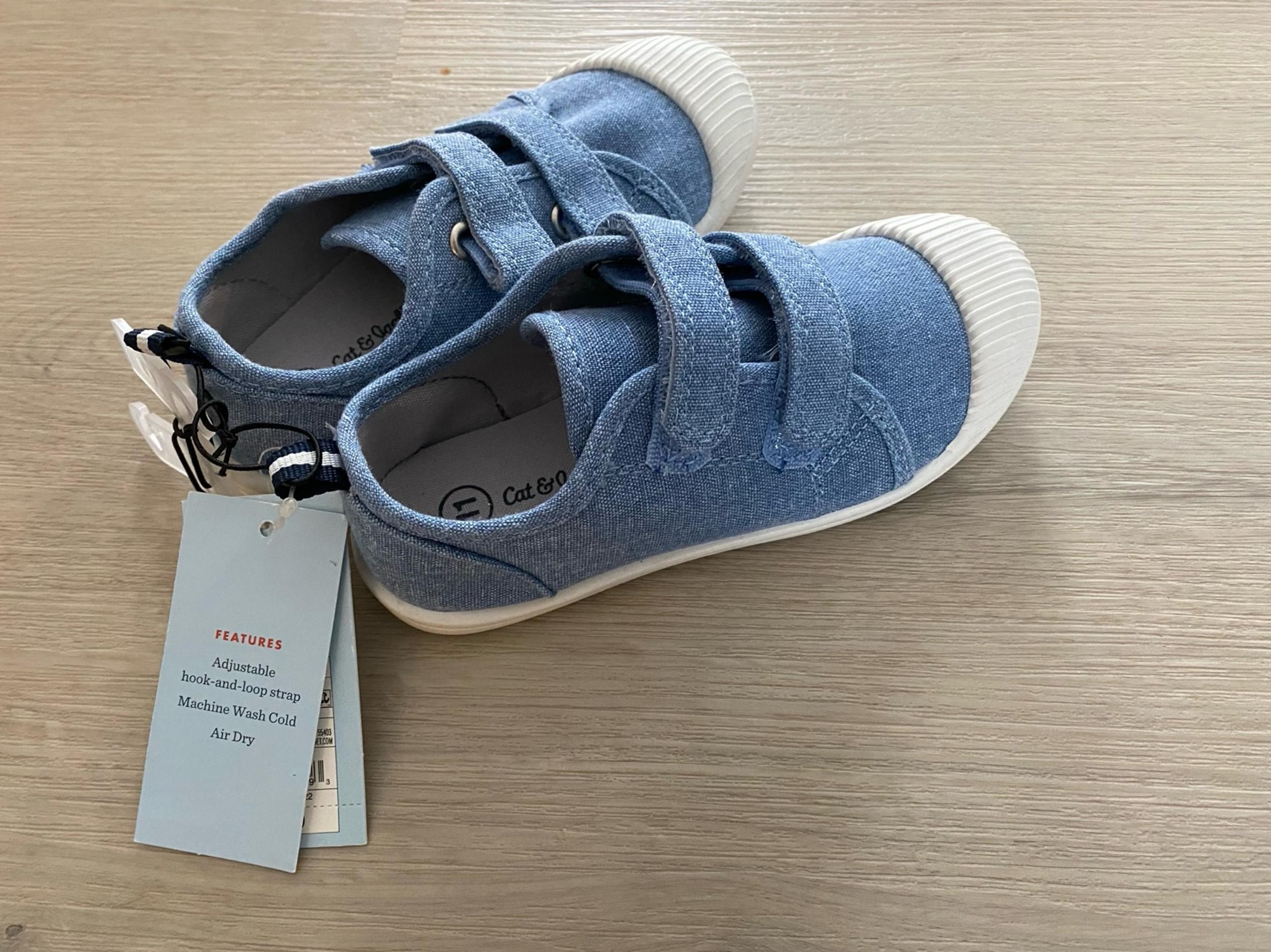 NWT Cat & Jack denim chambray sneakers