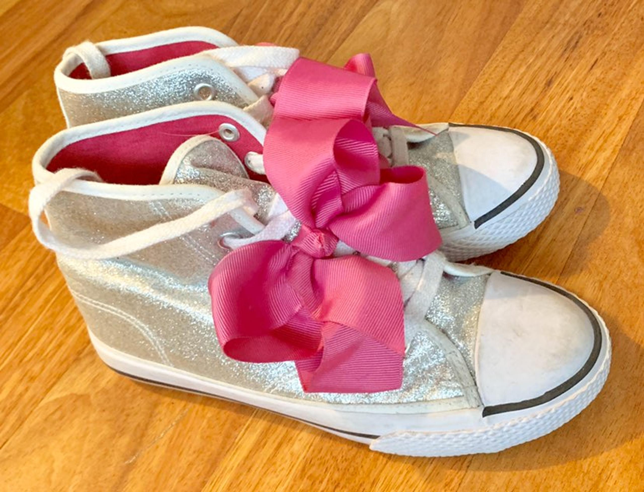 jojo siwa glitter shoes Size 2 1/2