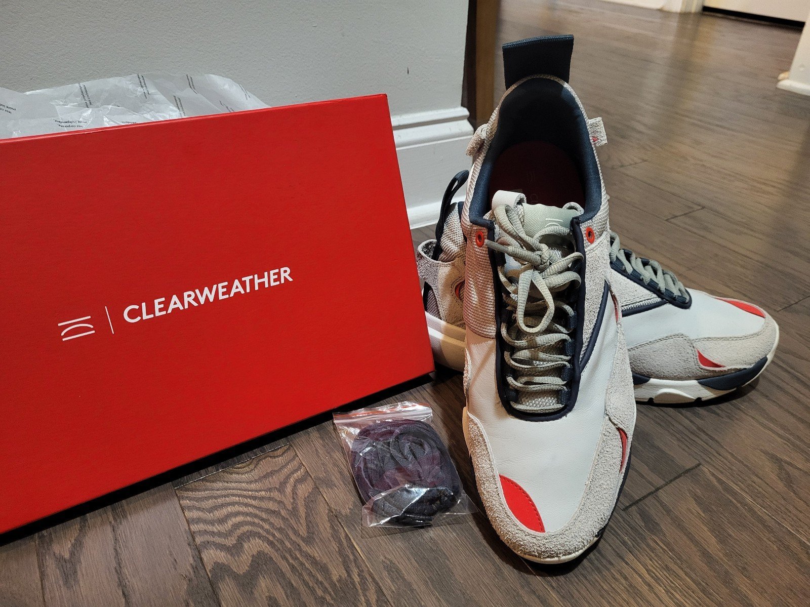 Clearweather mens size 11 sneakers